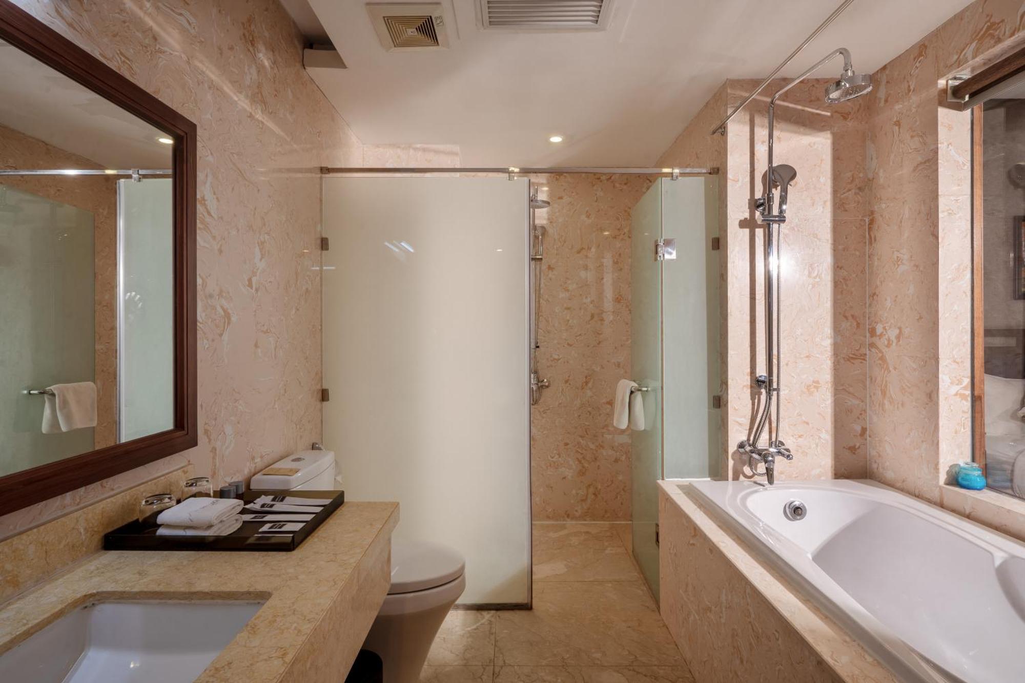 Huyền Thoại 4*