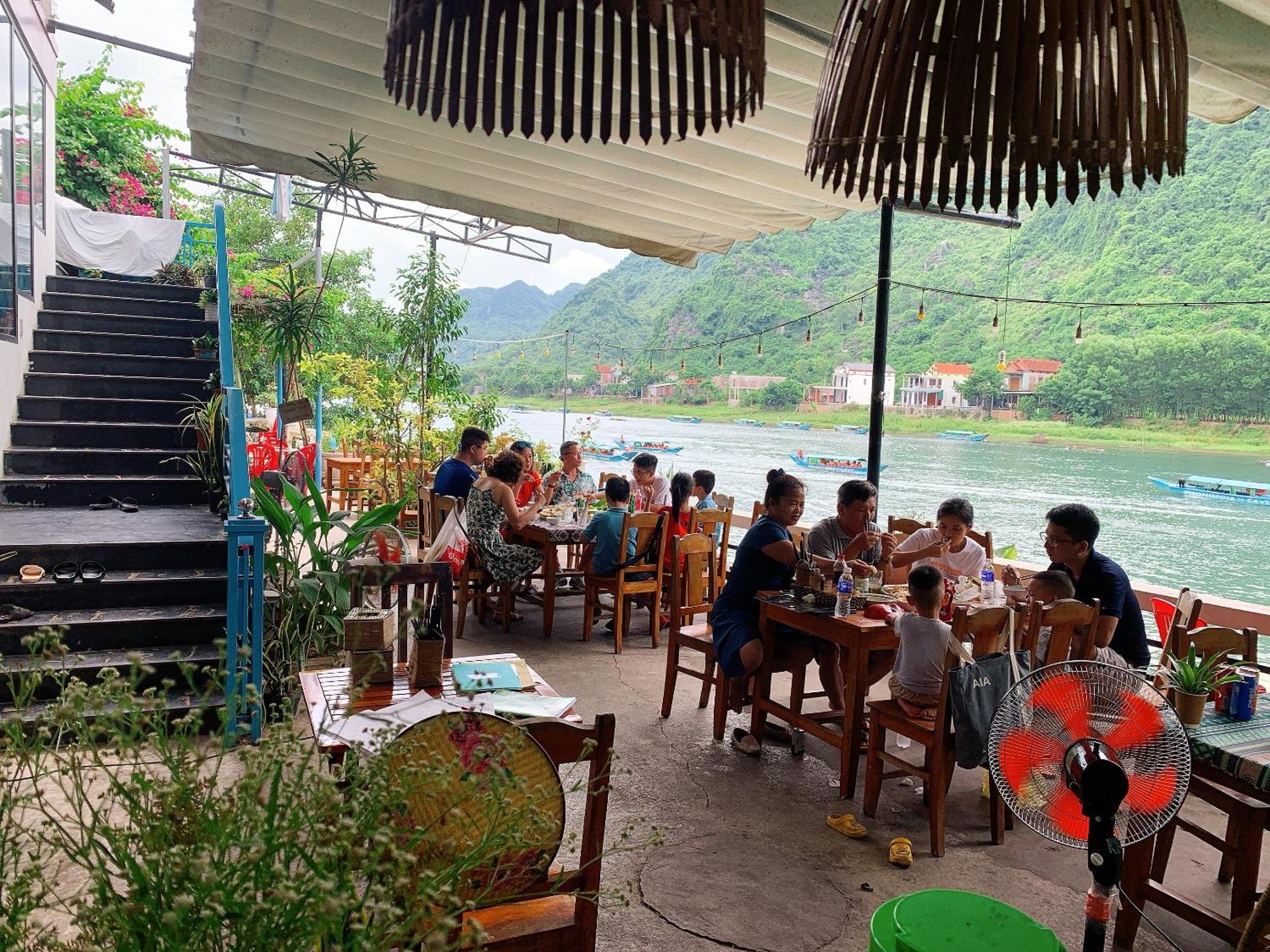 Funny Monkeys * Phong Nha