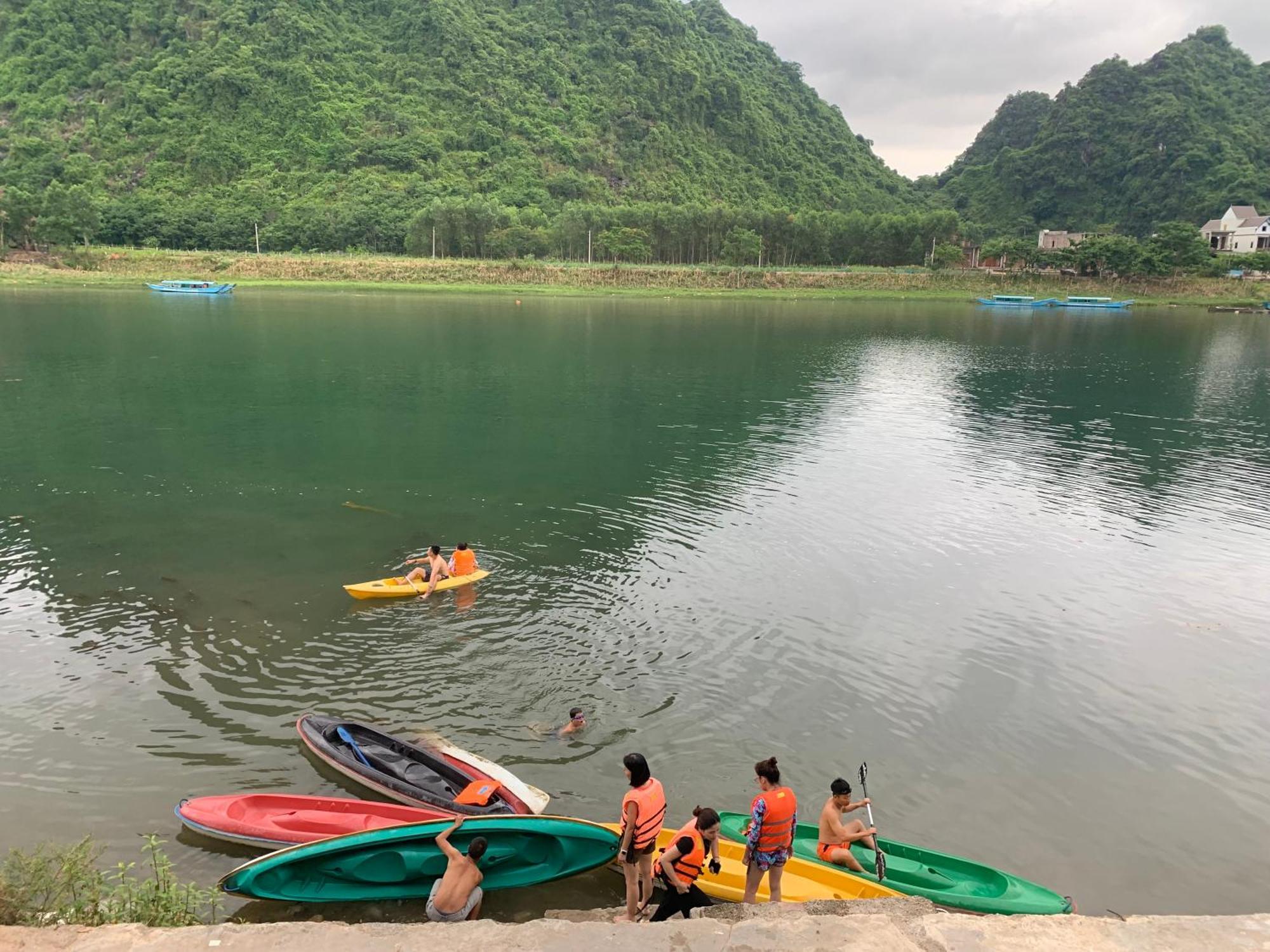 Funny Monkeys * Phong Nha
