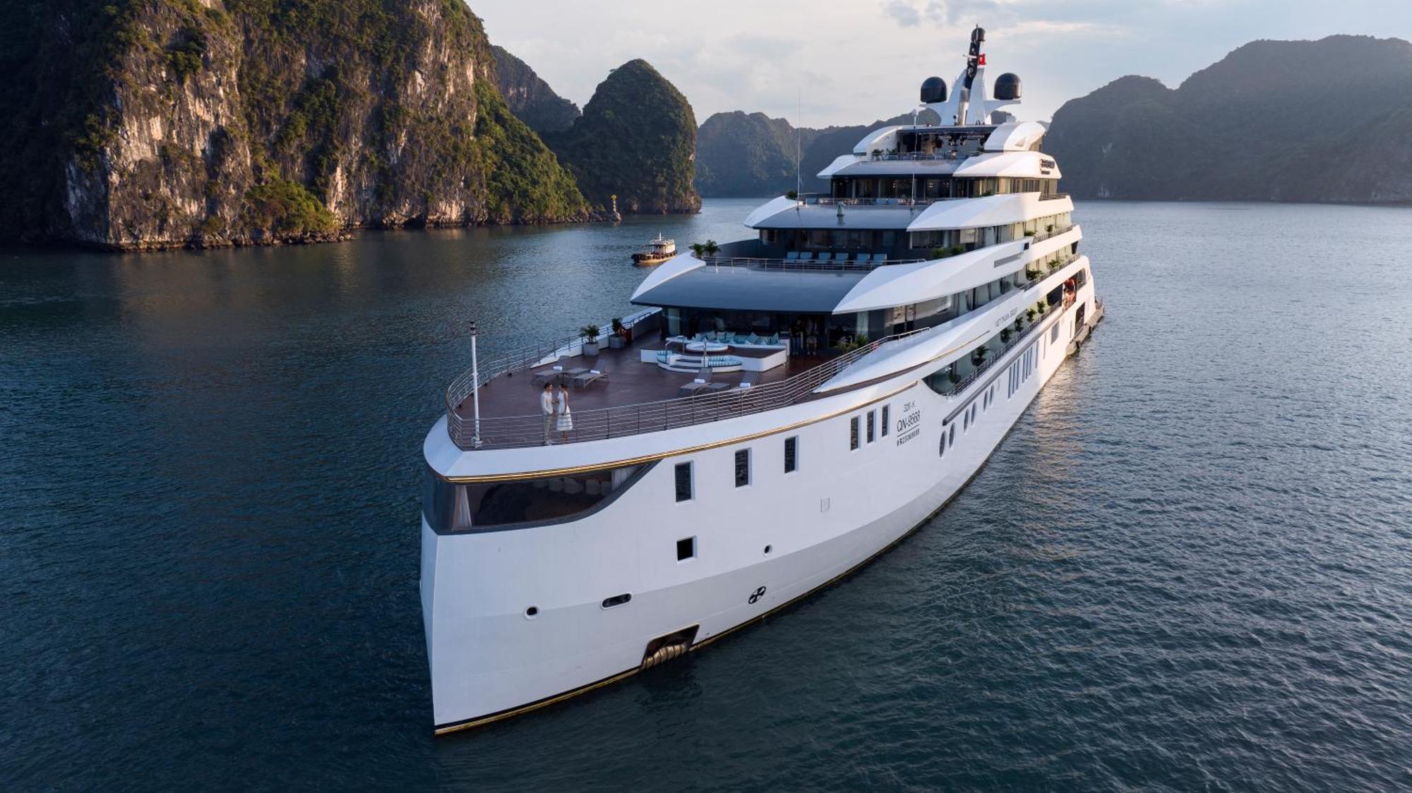 Essence Grand Halong Bay Cruise 5* Ha Long