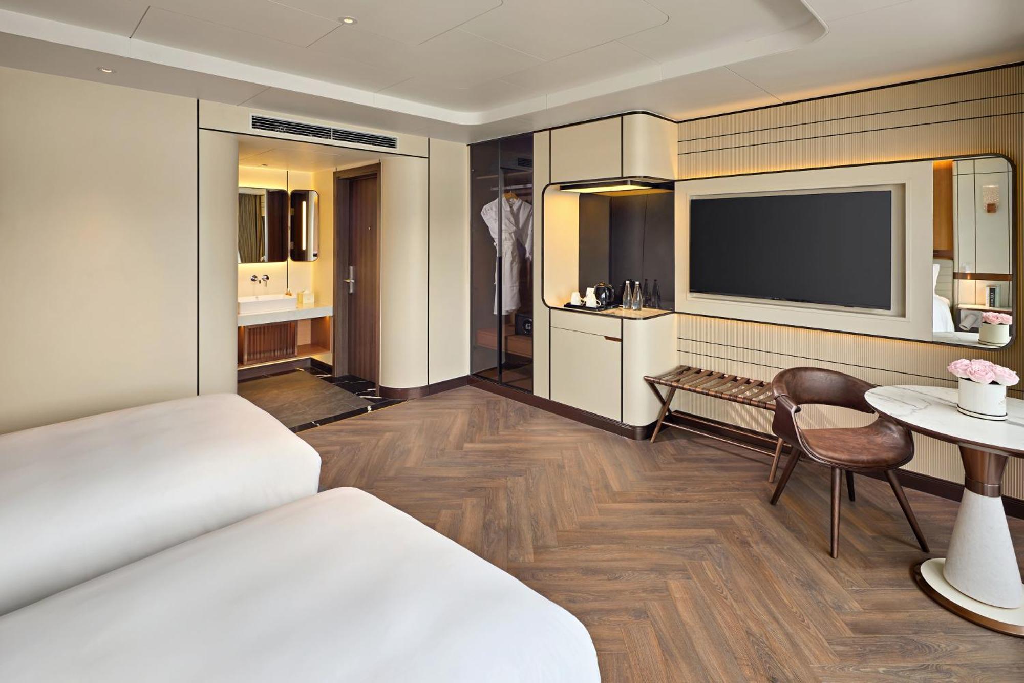 Essence Grand Halong Bay Cruise Ha Long