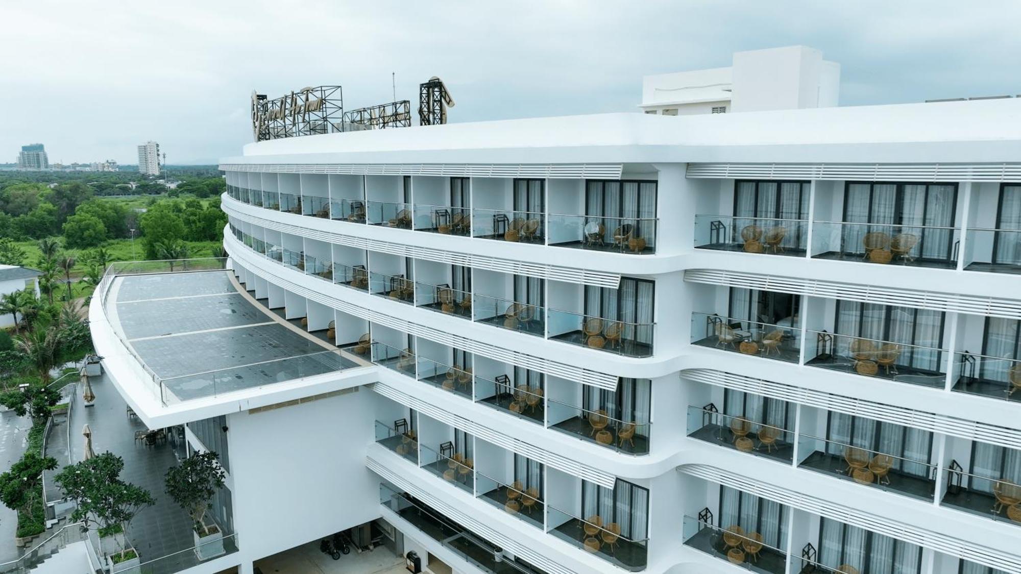 Emerald Resort 4*