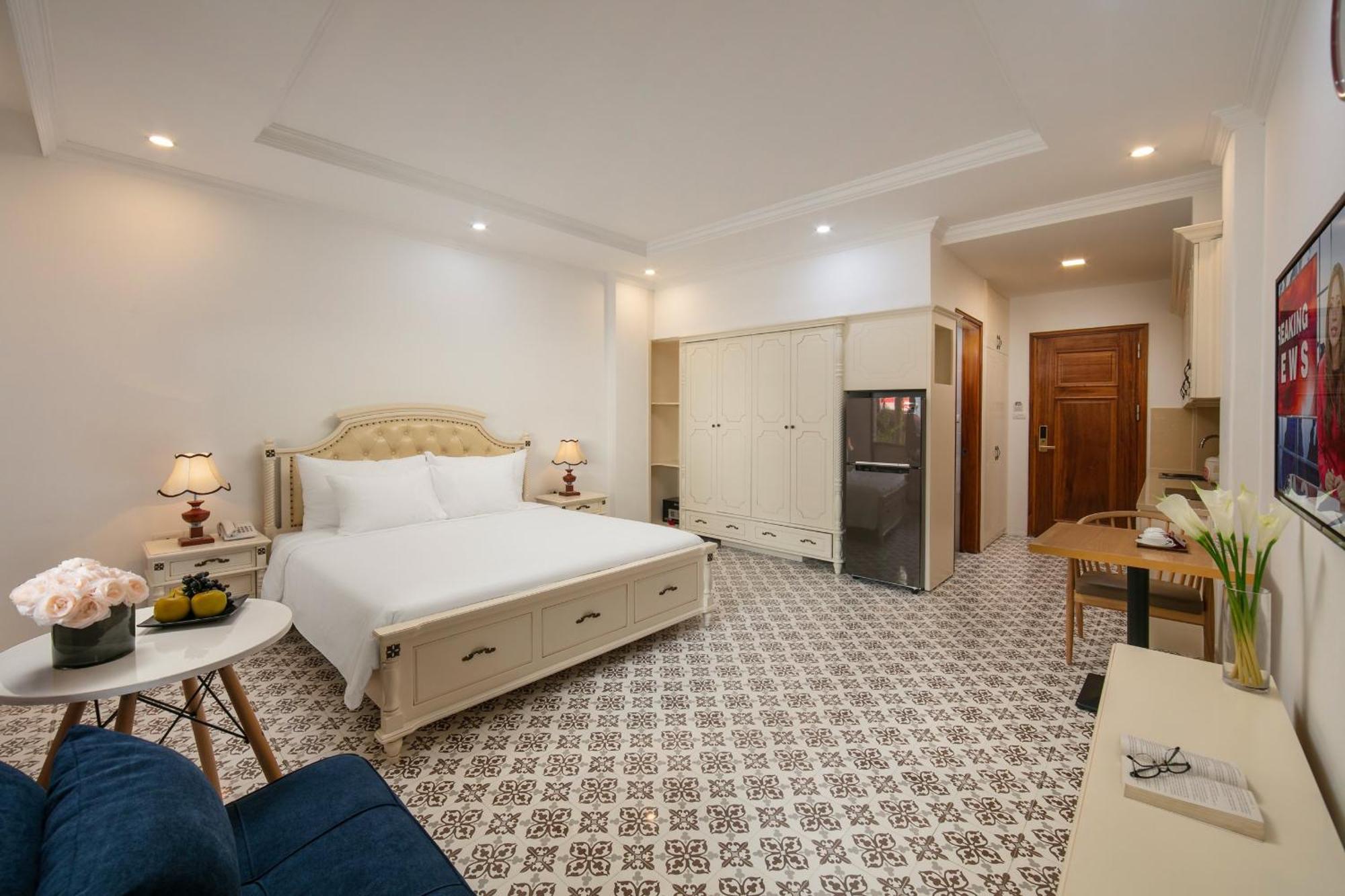 Luxe Paradise Dich Vong Hau 4*
