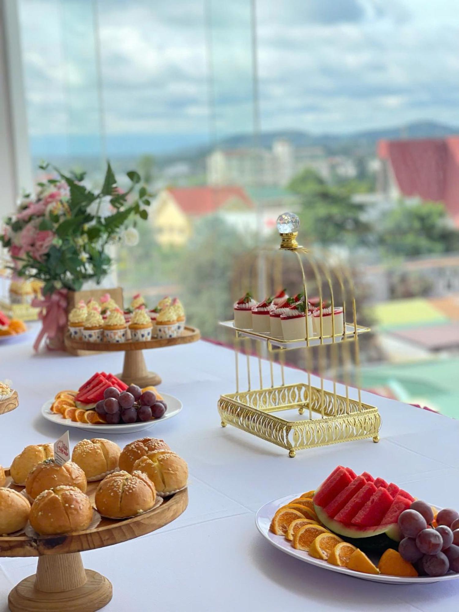 Dakruco Khách sạn 4*