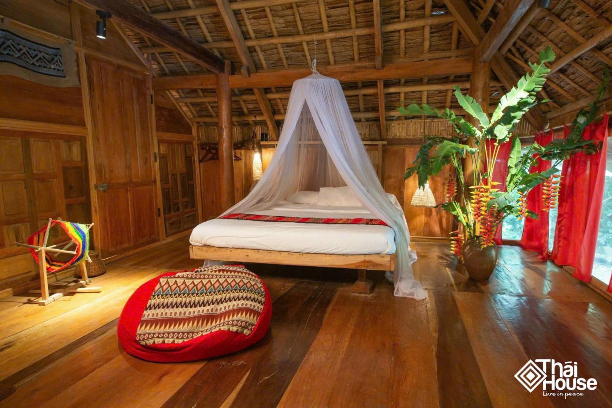 Lodge Thai House Pu Luong - Century Old Stilt House With Terrace Views Huong Ba Thuoc