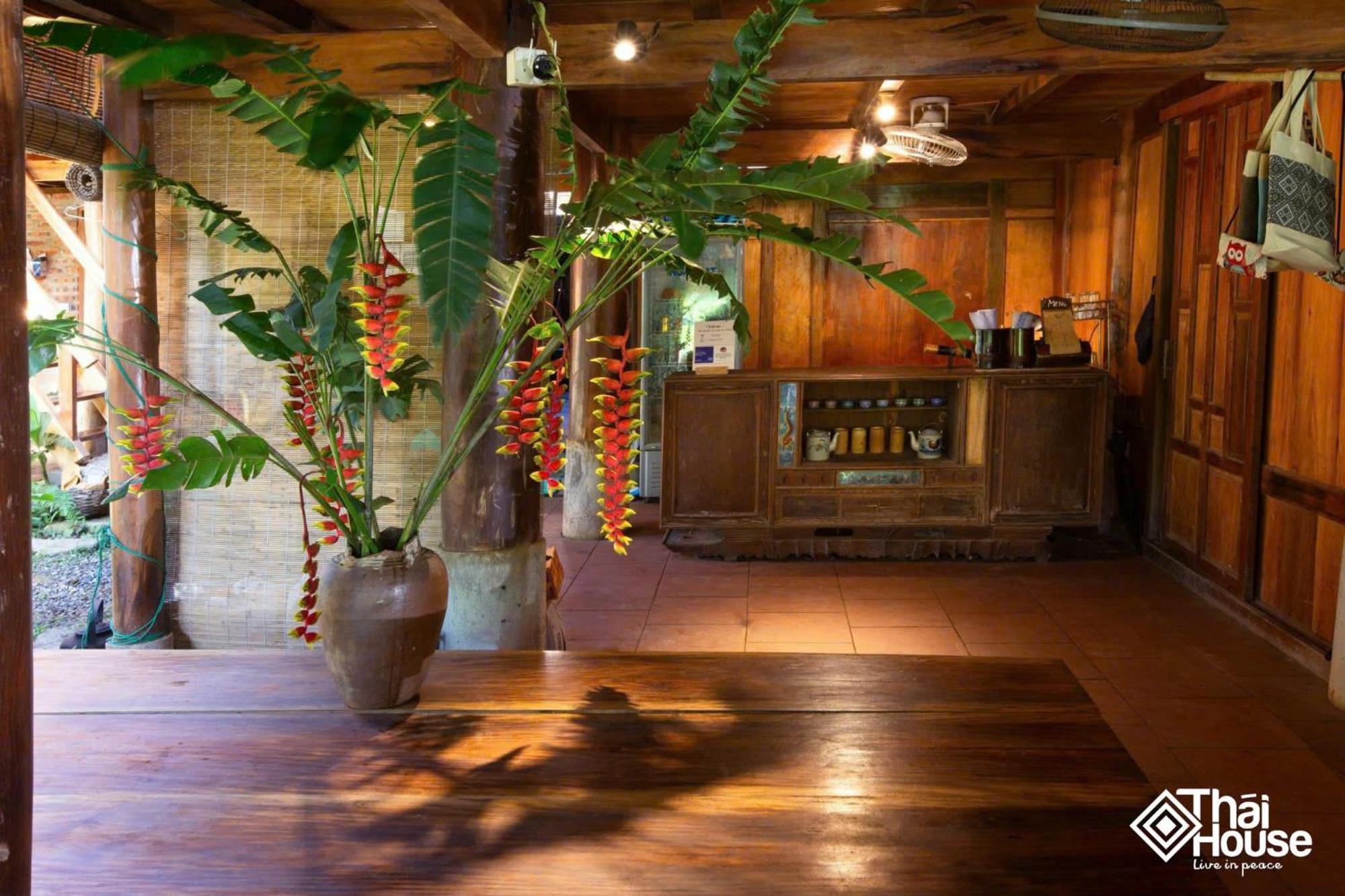 Thai House Pu Luong - Century Old Stilt House With Terrace Views Huong Ba Thuoc