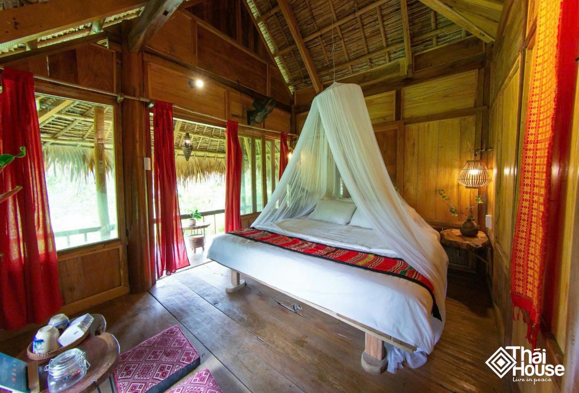 Thai House Pu Luong - Century Old Stilt House With Terrace Views Lodge Huong Ba Thuoc