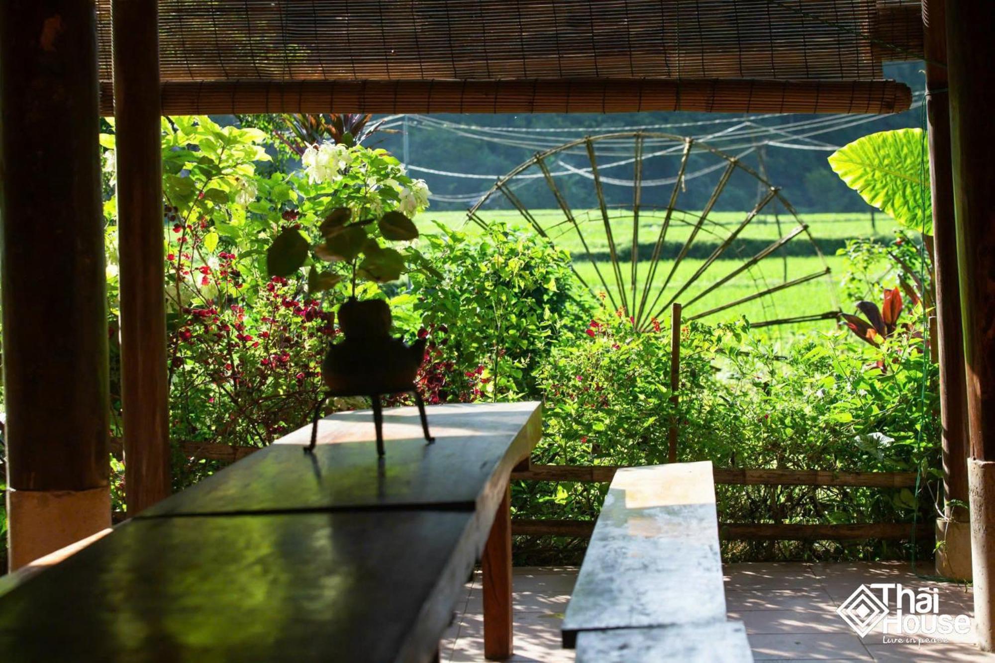 Lodge Thai House Pu Luong - Century Old Stilt House With Terrace Views Huong Ba Thuoc