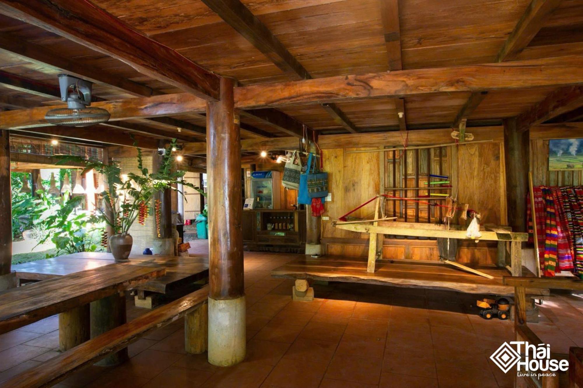 Thai House Pu Luong - Century Old Stilt House With Terrace Views Huong Ba Thuoc