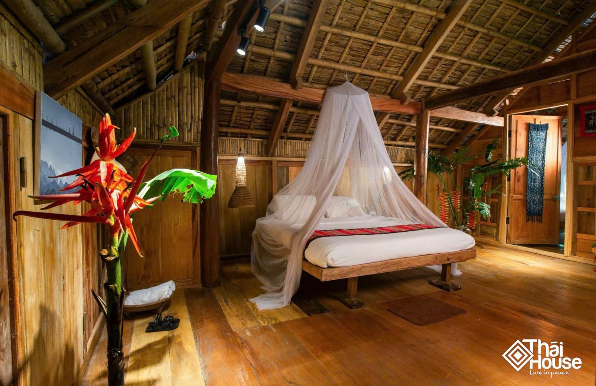 Thai House Pu Luong - Century Old Stilt House With Terrace Views * Huong Ba Thuoc