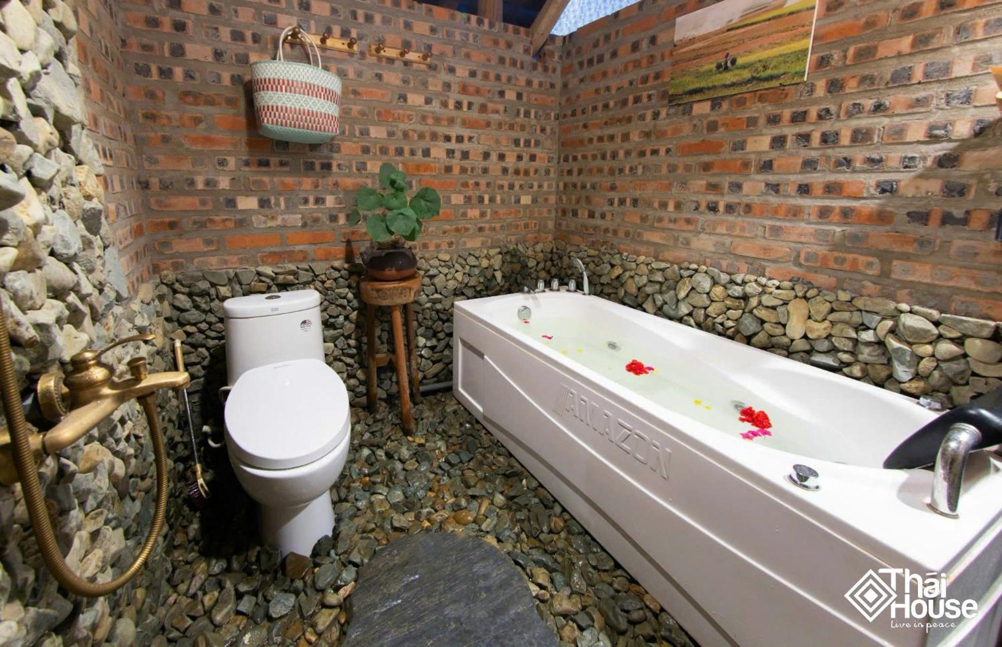 Thai House Pu Luong - Century Old Stilt House With Terrace Views * Huong Ba Thuoc