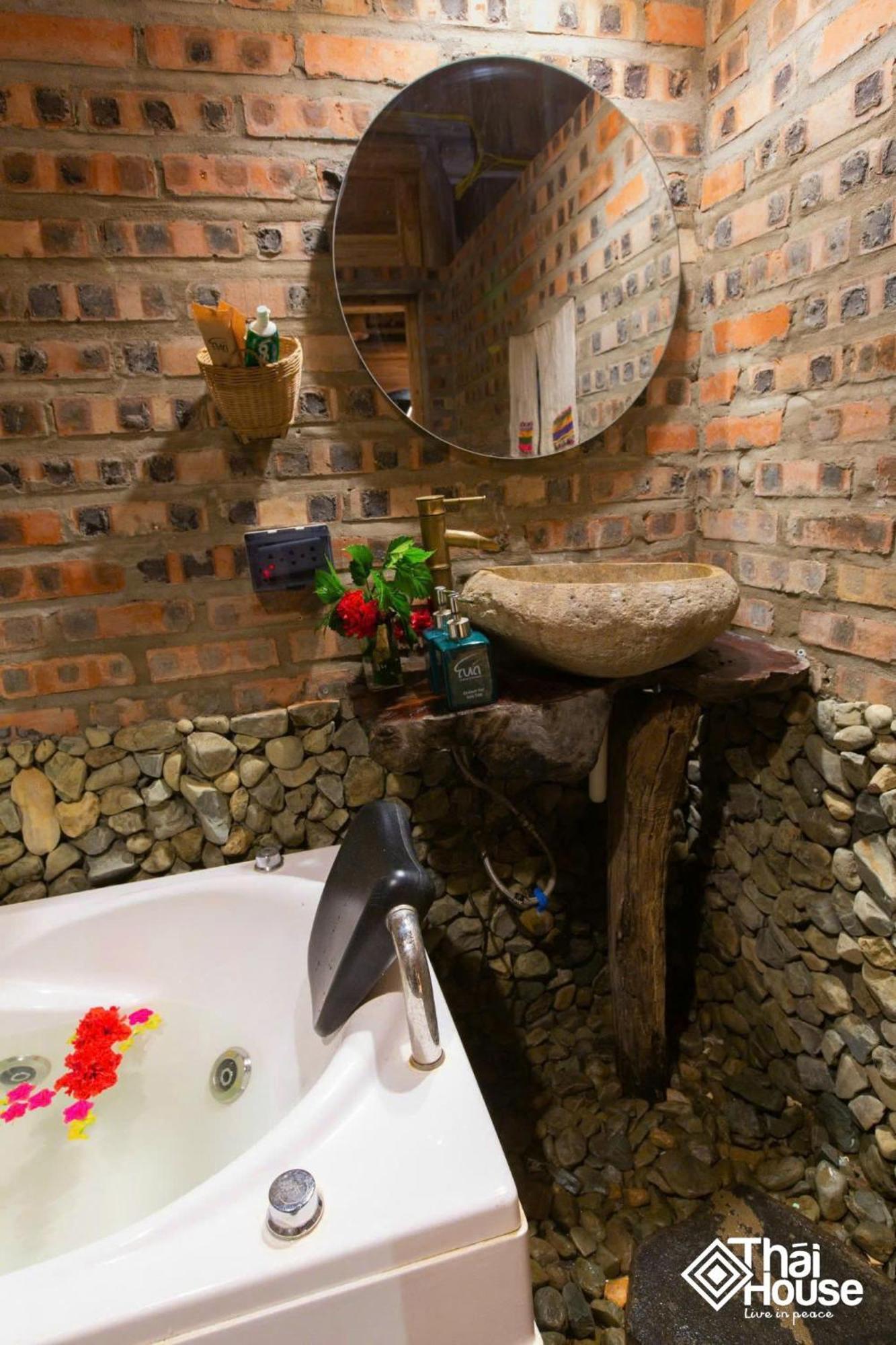 Thai House Pu Luong - Century Old Stilt House With Terrace Views