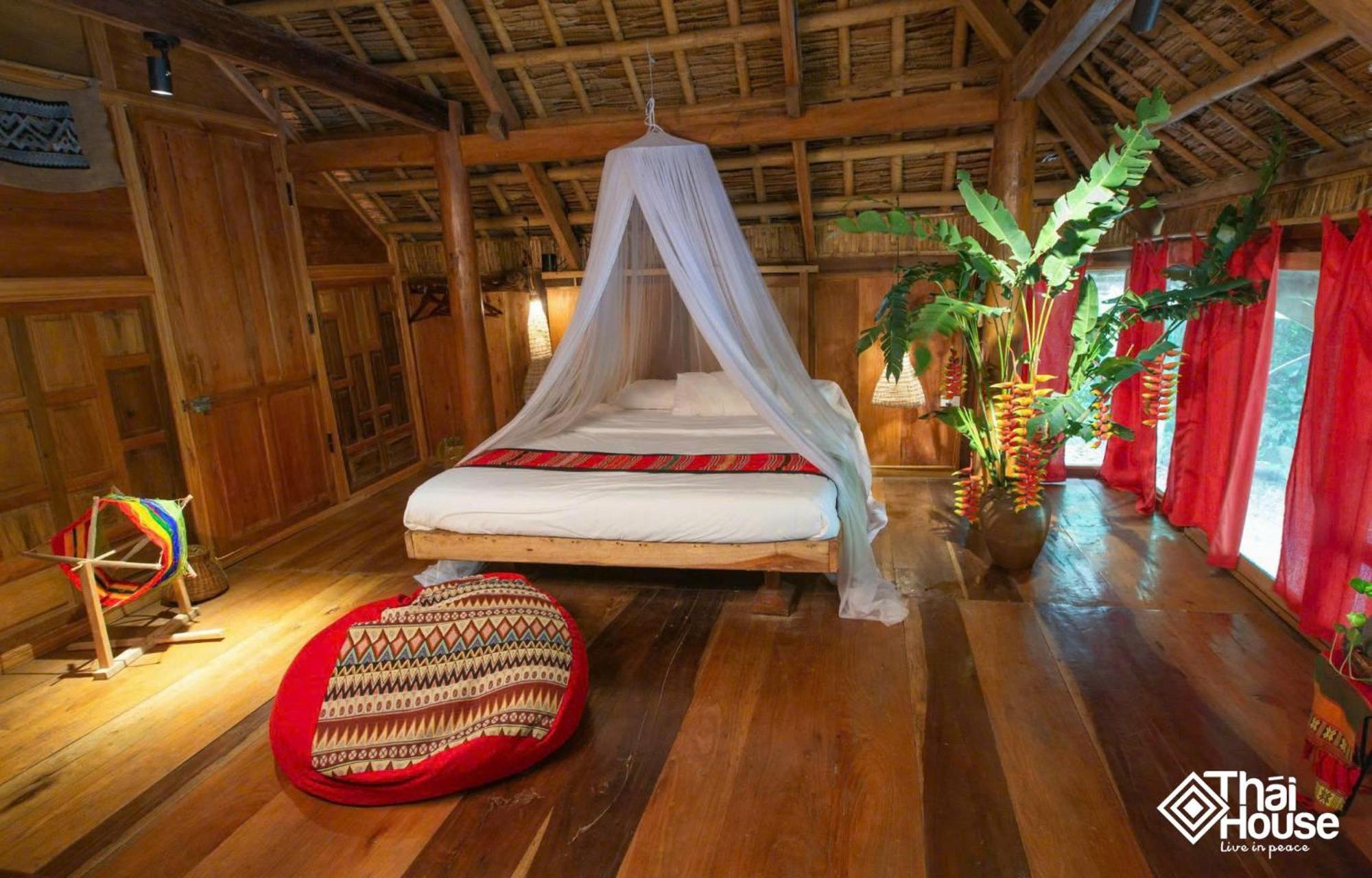 Thai House Pu Luong - Century Old Stilt House With Terrace Views Lodge *