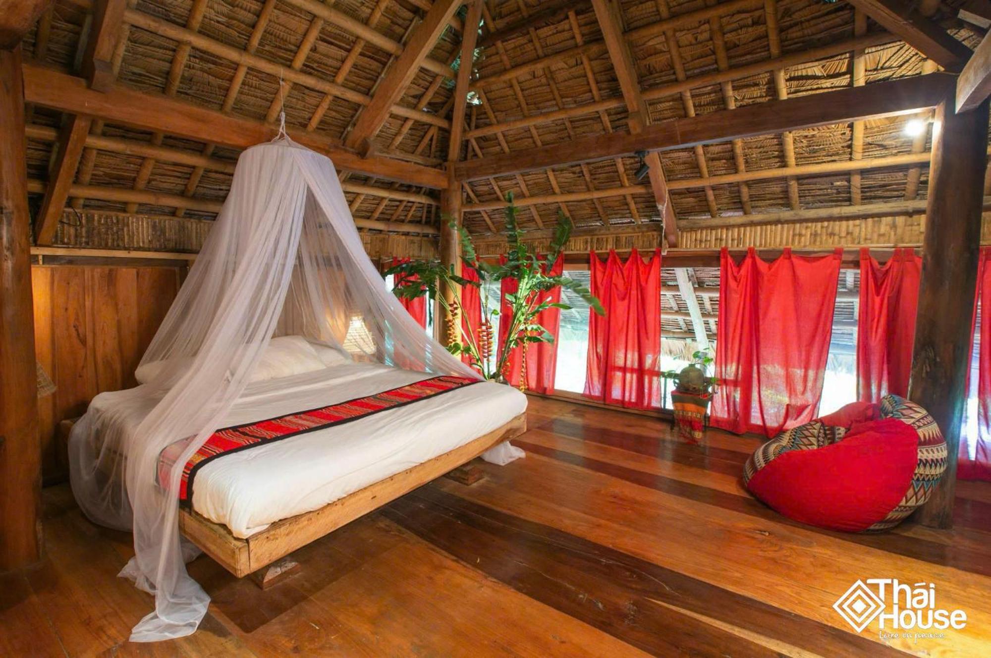 Thai House Pu Luong - Century Old Stilt House With Terrace Views *