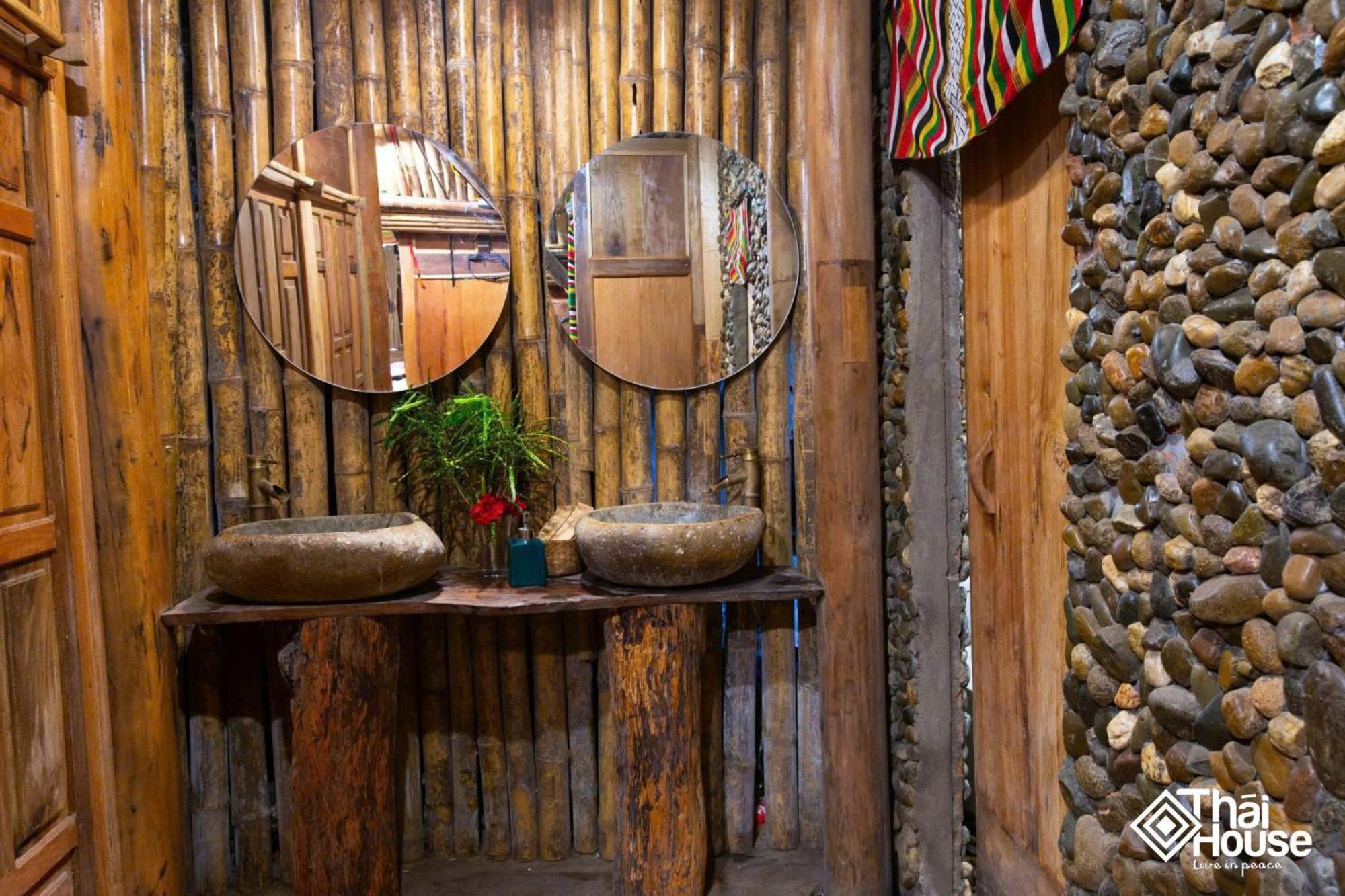 Thai House Pu Luong - Century Old Stilt House With Terrace Views Lodge