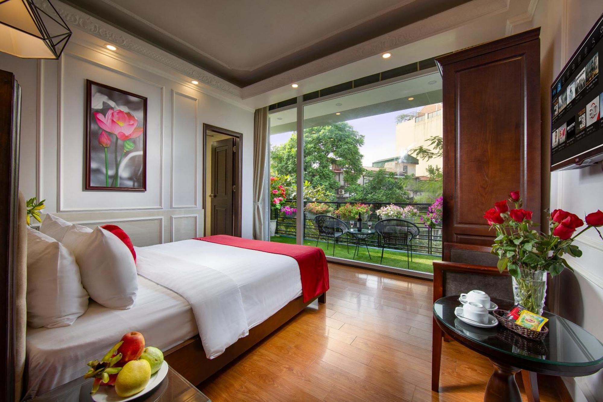 Royal Palace 2 & 4* Hanoi