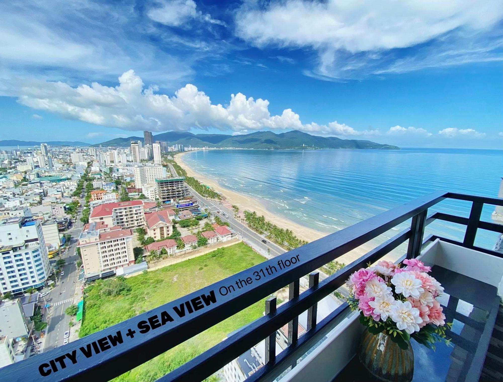 Apartment My Khe Sea View