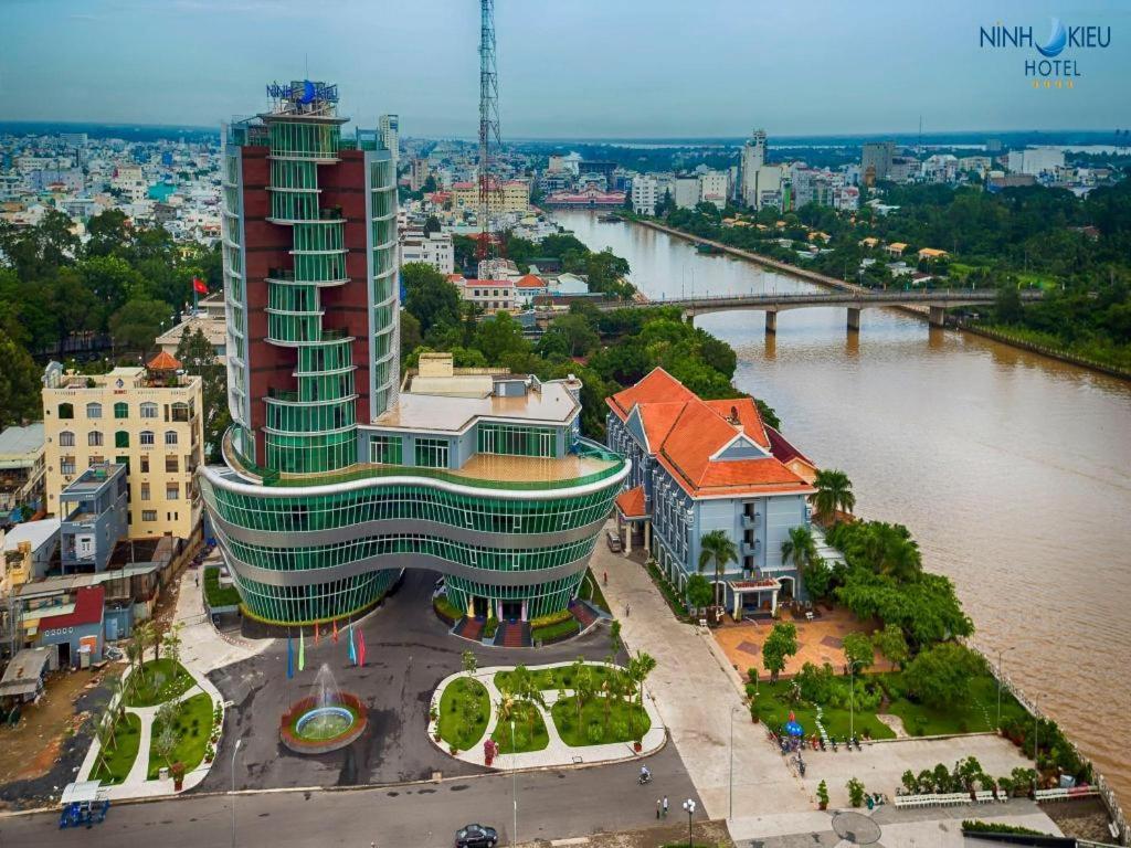 Hotel Ninh Kieu Riverside