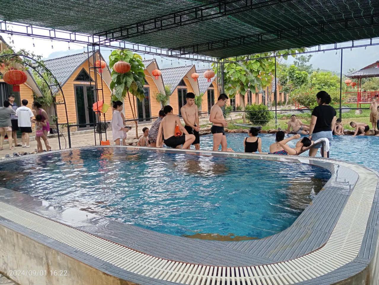 Suoi Khoang Minh Hang Hotel *