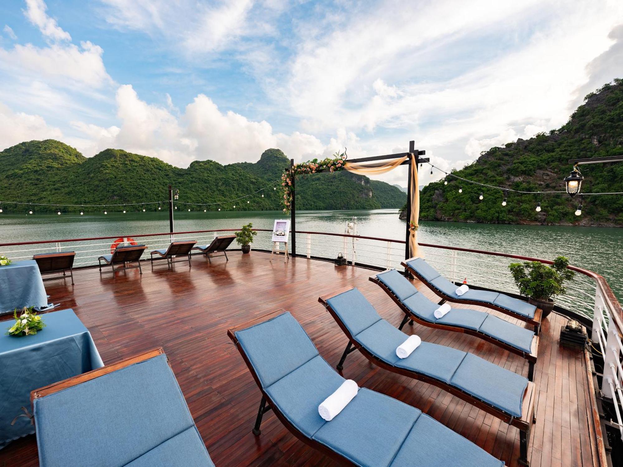 Amanda Luxury Cruise Lan Ha Bay Ha Long