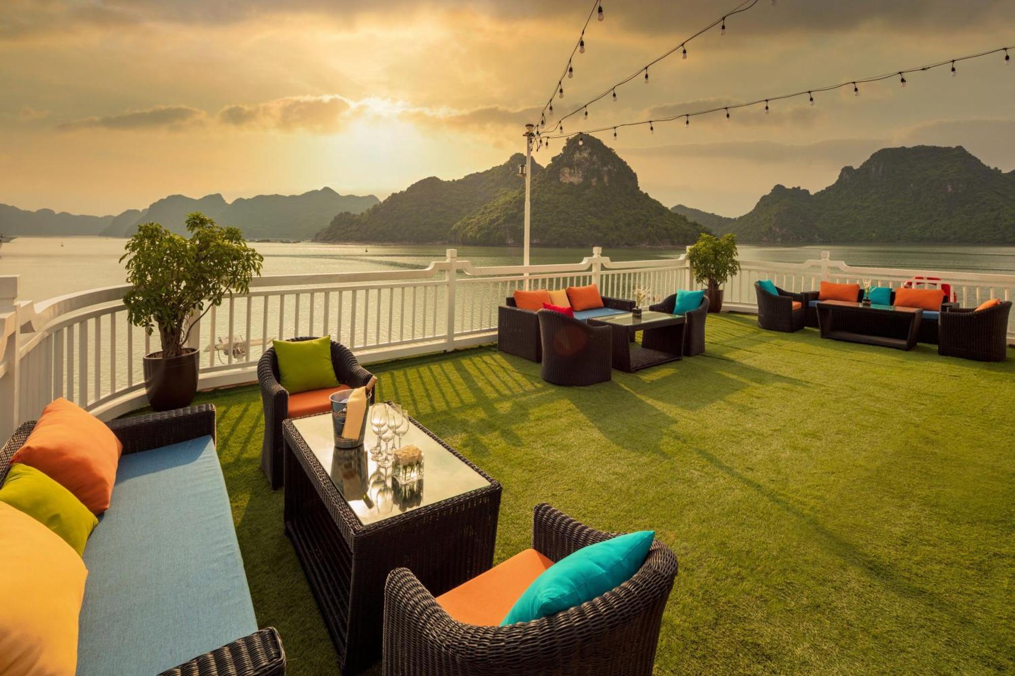 Le Journey Luxury Cruise Lan Ha Bay Botel Ha Long