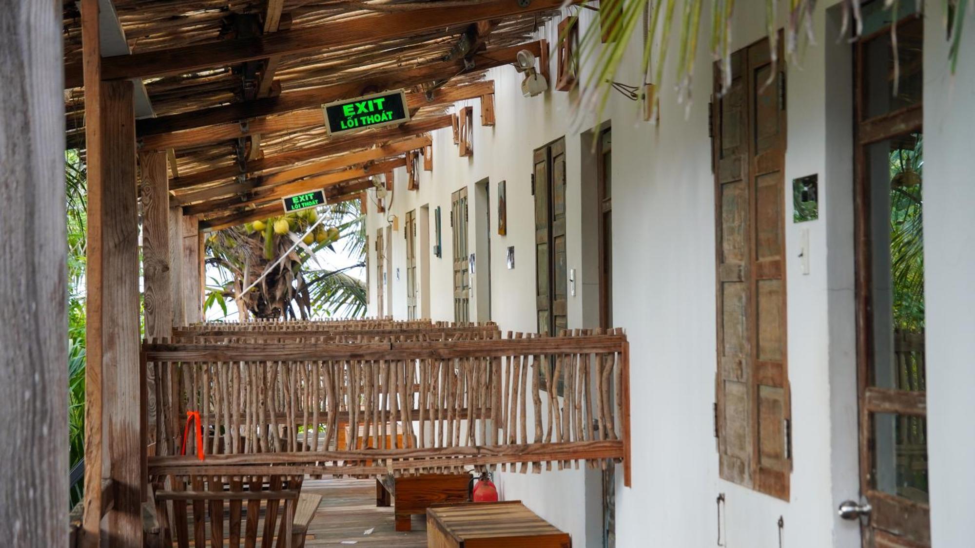 Resort Stop And Go Lang Chai Bau Trang *