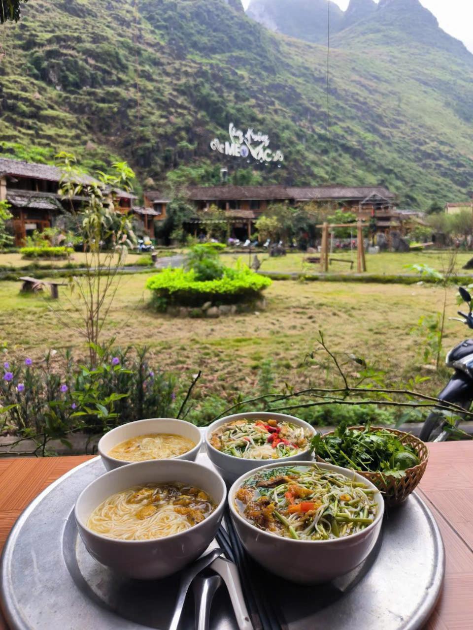 Xua Vu Homestay *