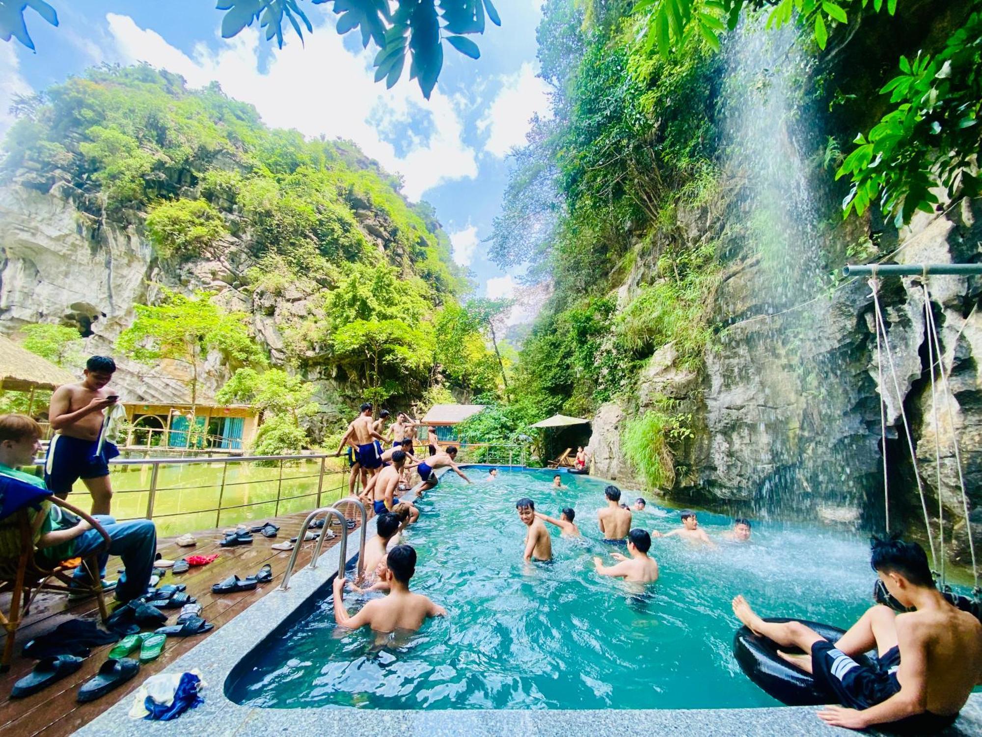 Homestay Valley - Thung Lung Xanh *