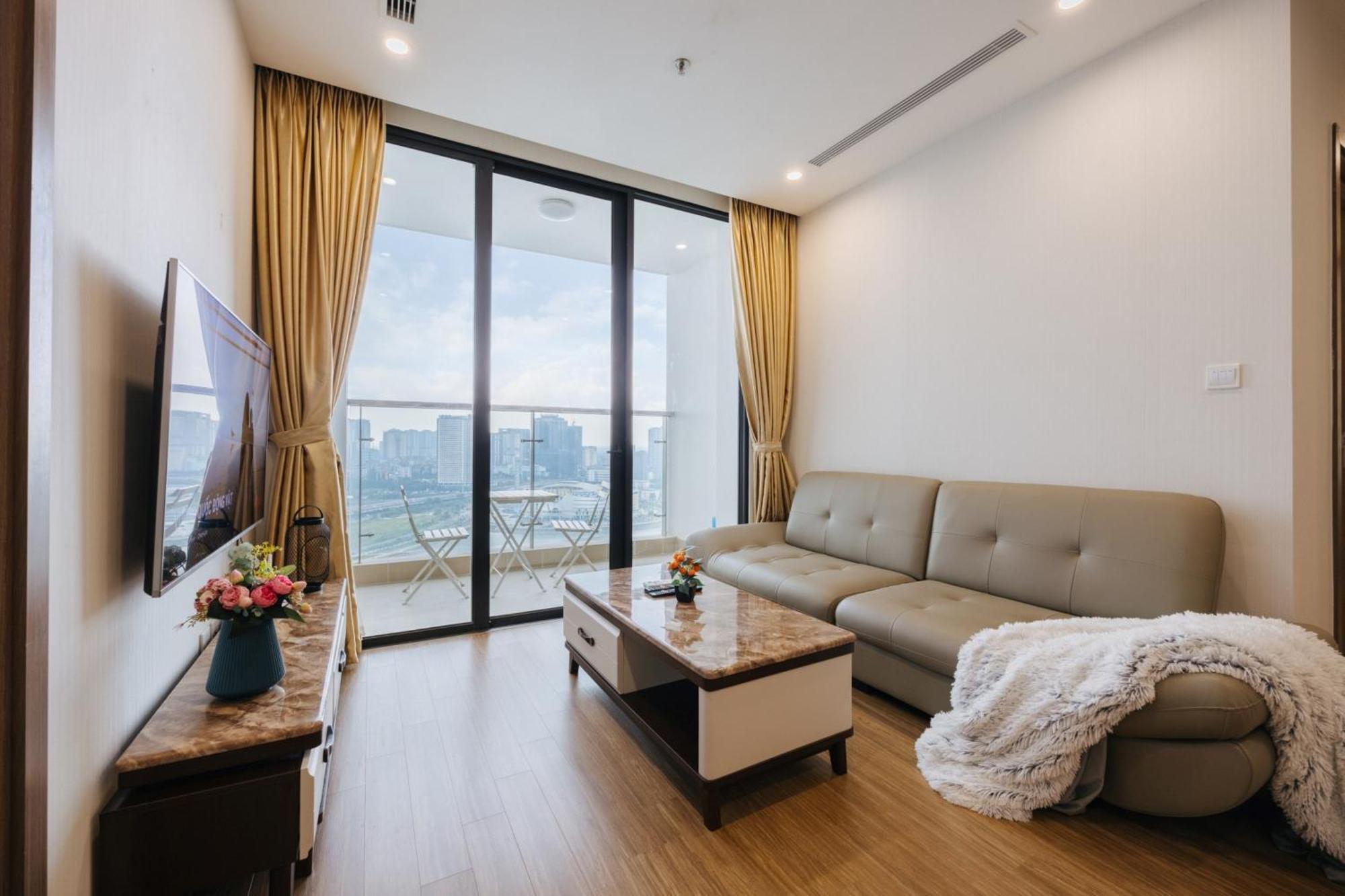 Vinhomes Skylake By Pham Hung Apartment *
