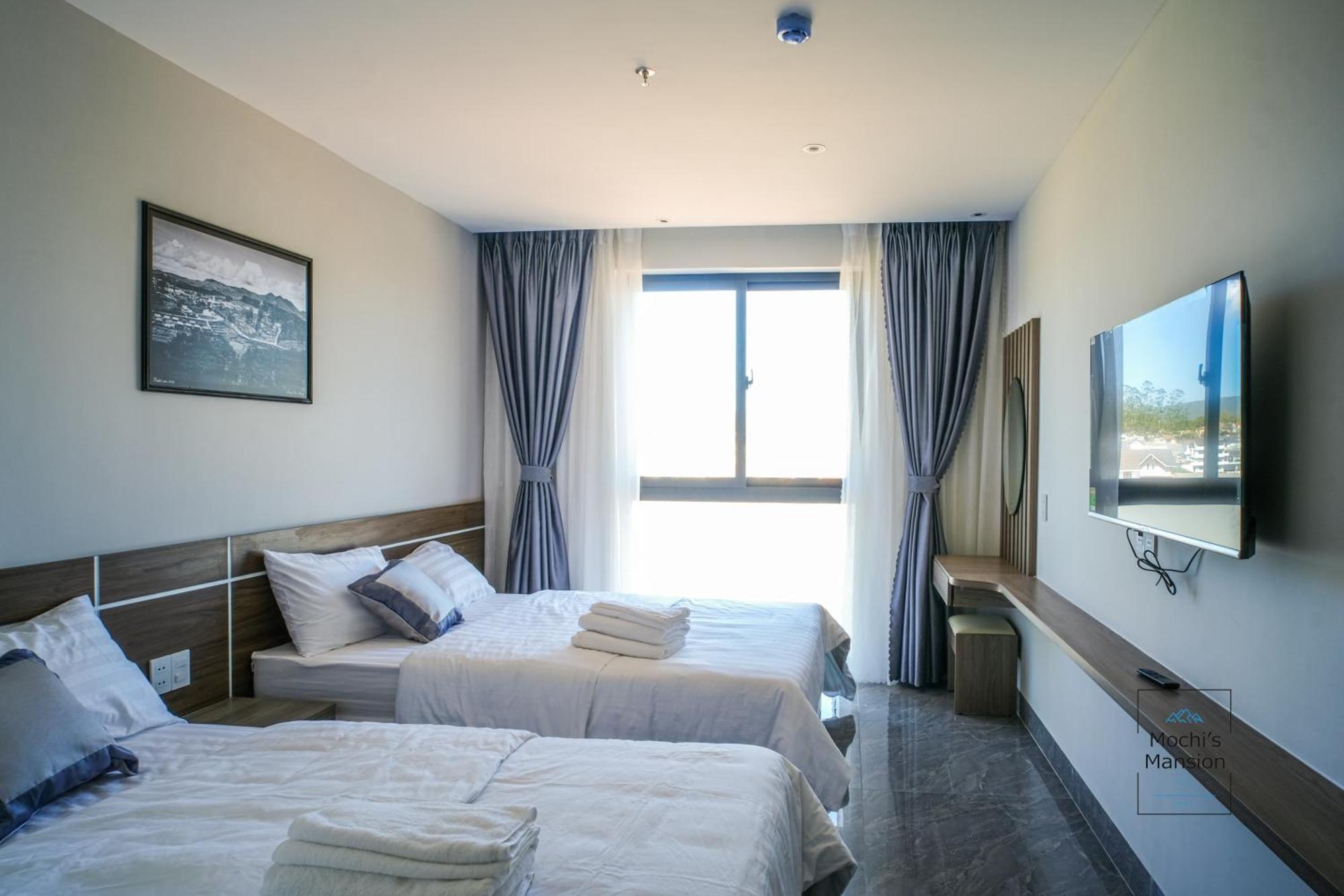 Mochi's Mansion Hotel