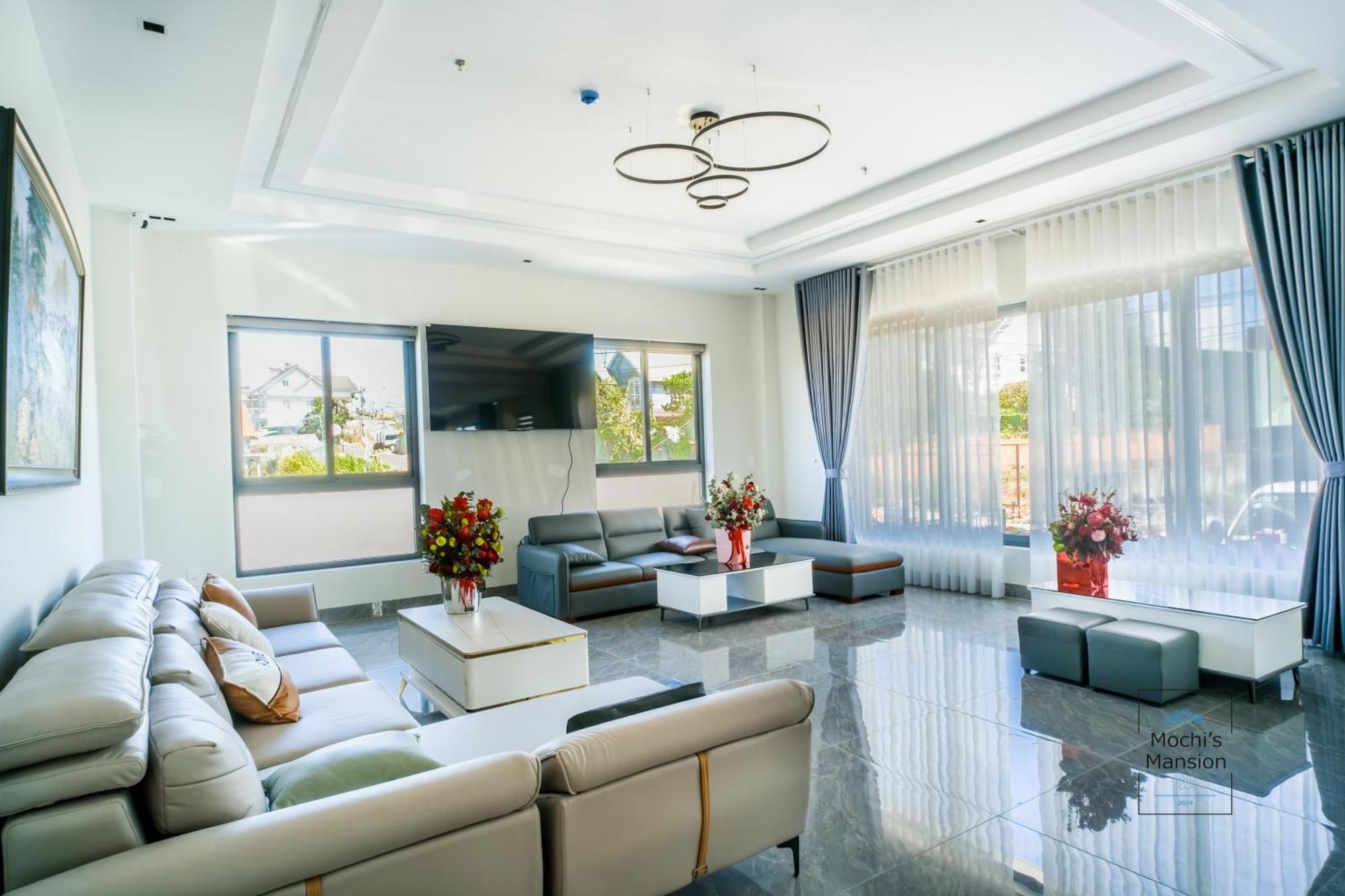Mochi's Mansion Hotel *