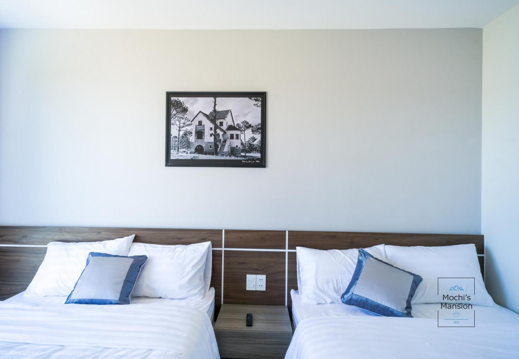 Mochi's Mansion Hotel