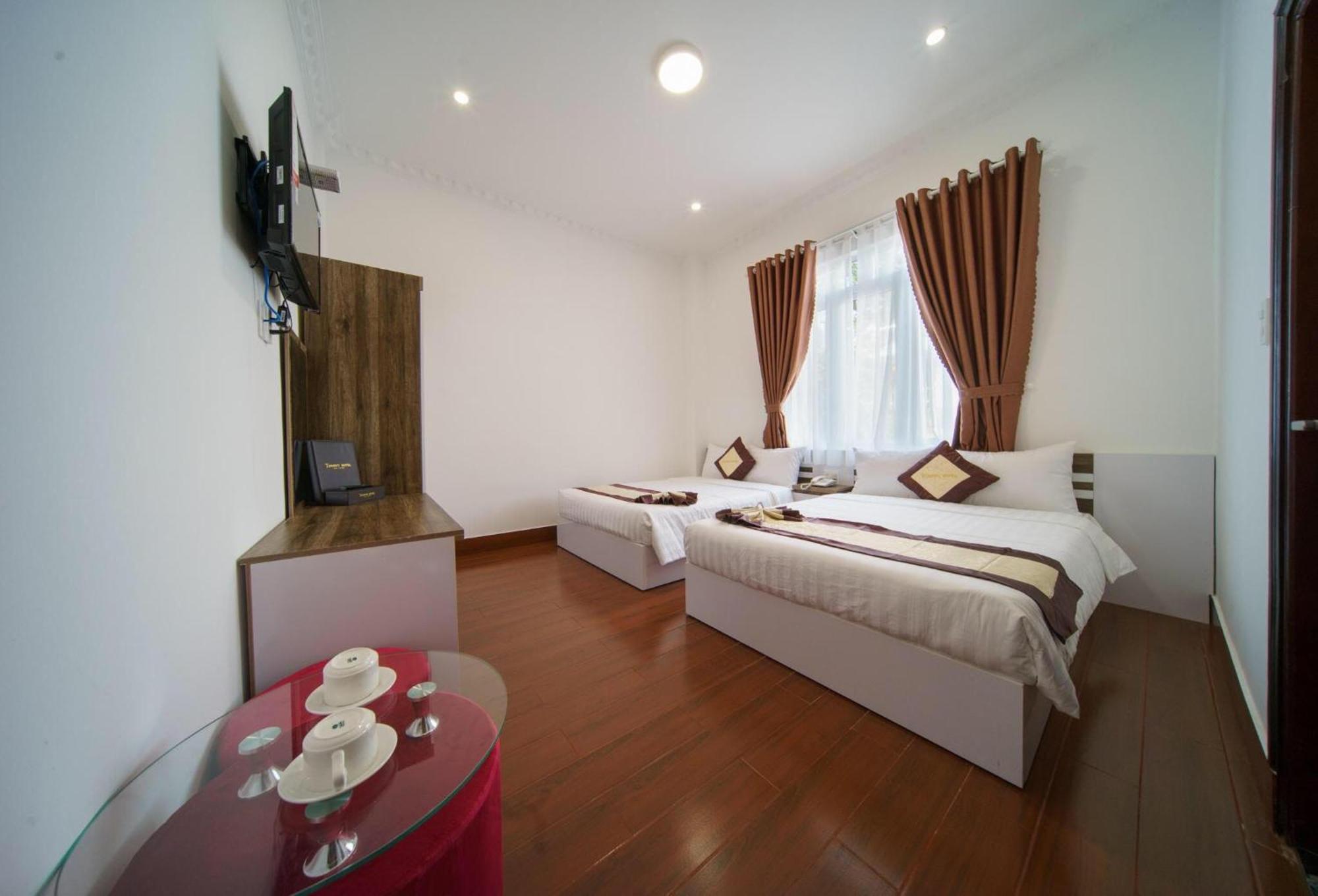 Tommy Khe Sanh Hotel 2*