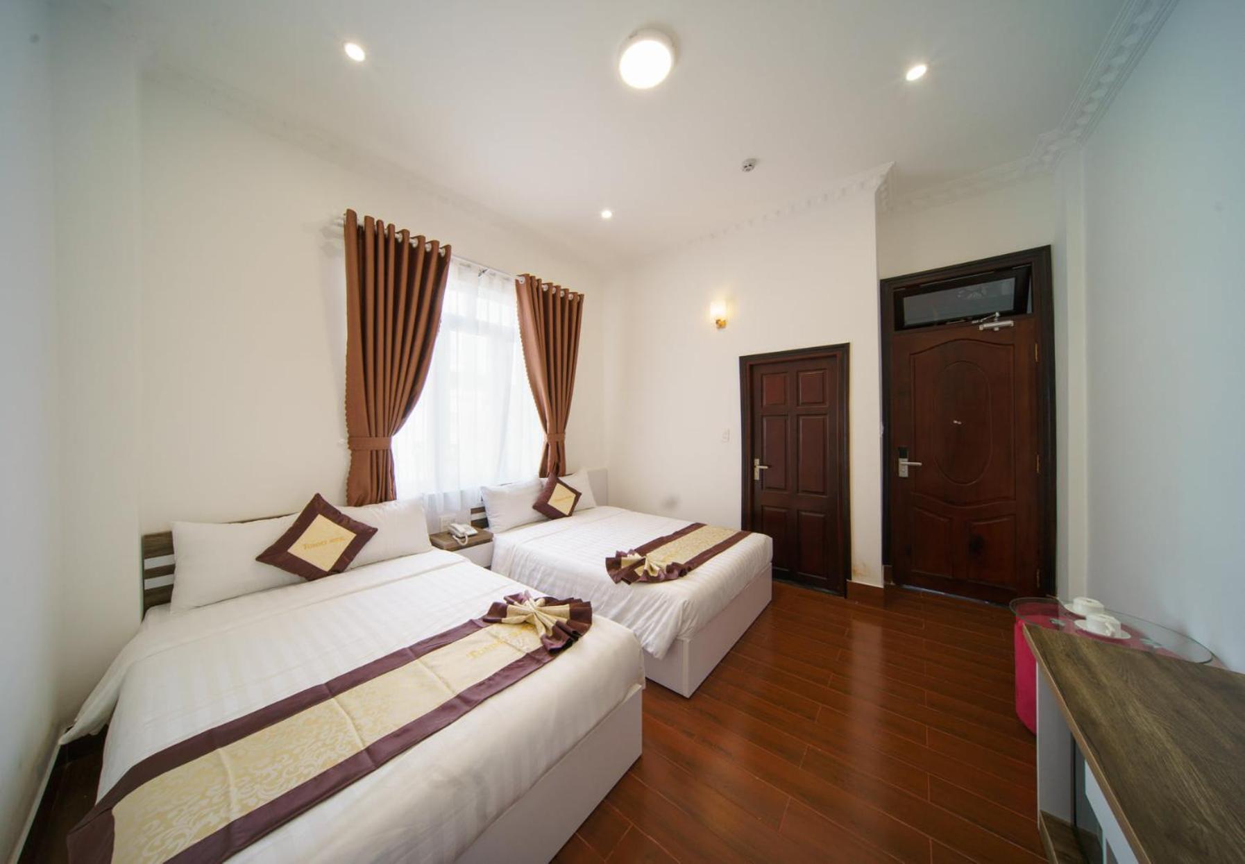Tommy Khe Sanh Hotel 2*