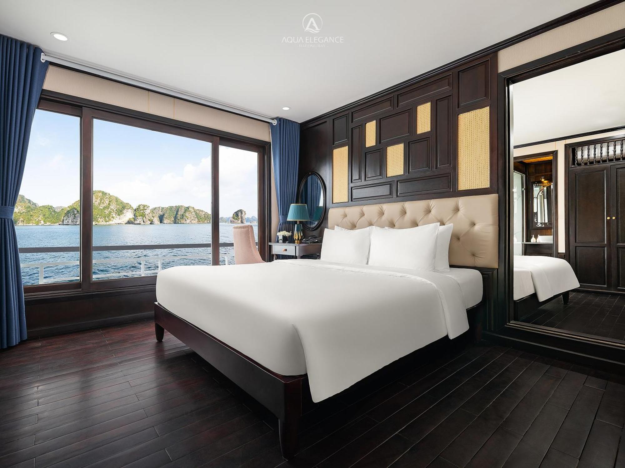 Botel Aqua Elegance Cruise