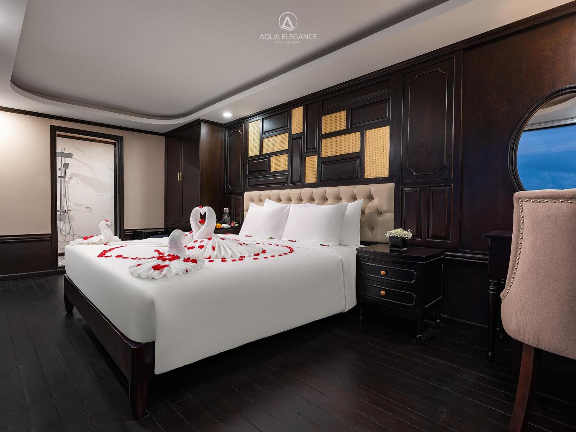 Aqua Elegance Cruise Botel 5*