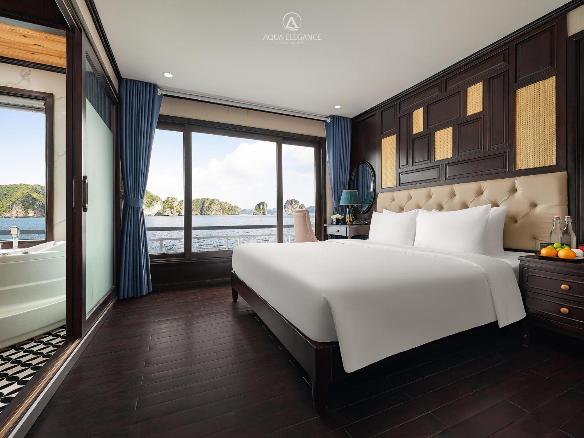 Botel Aqua Elegance Cruise Ha Long