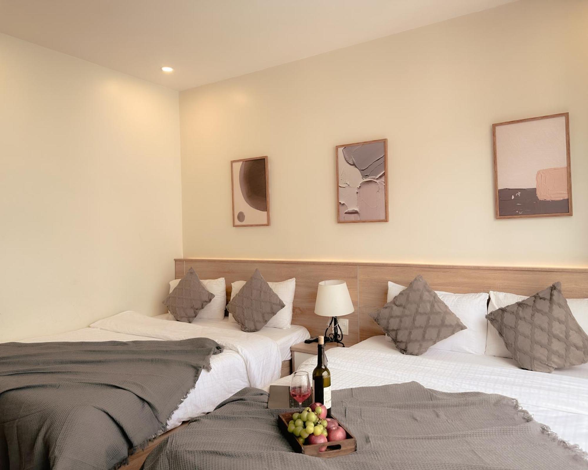 Hotel L'amour 2*
