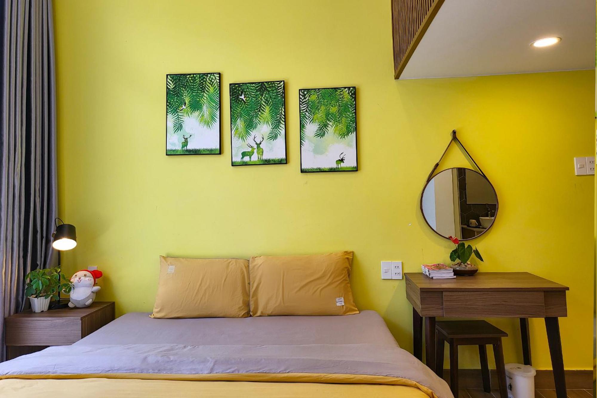 Apartment Ho - Chubby House