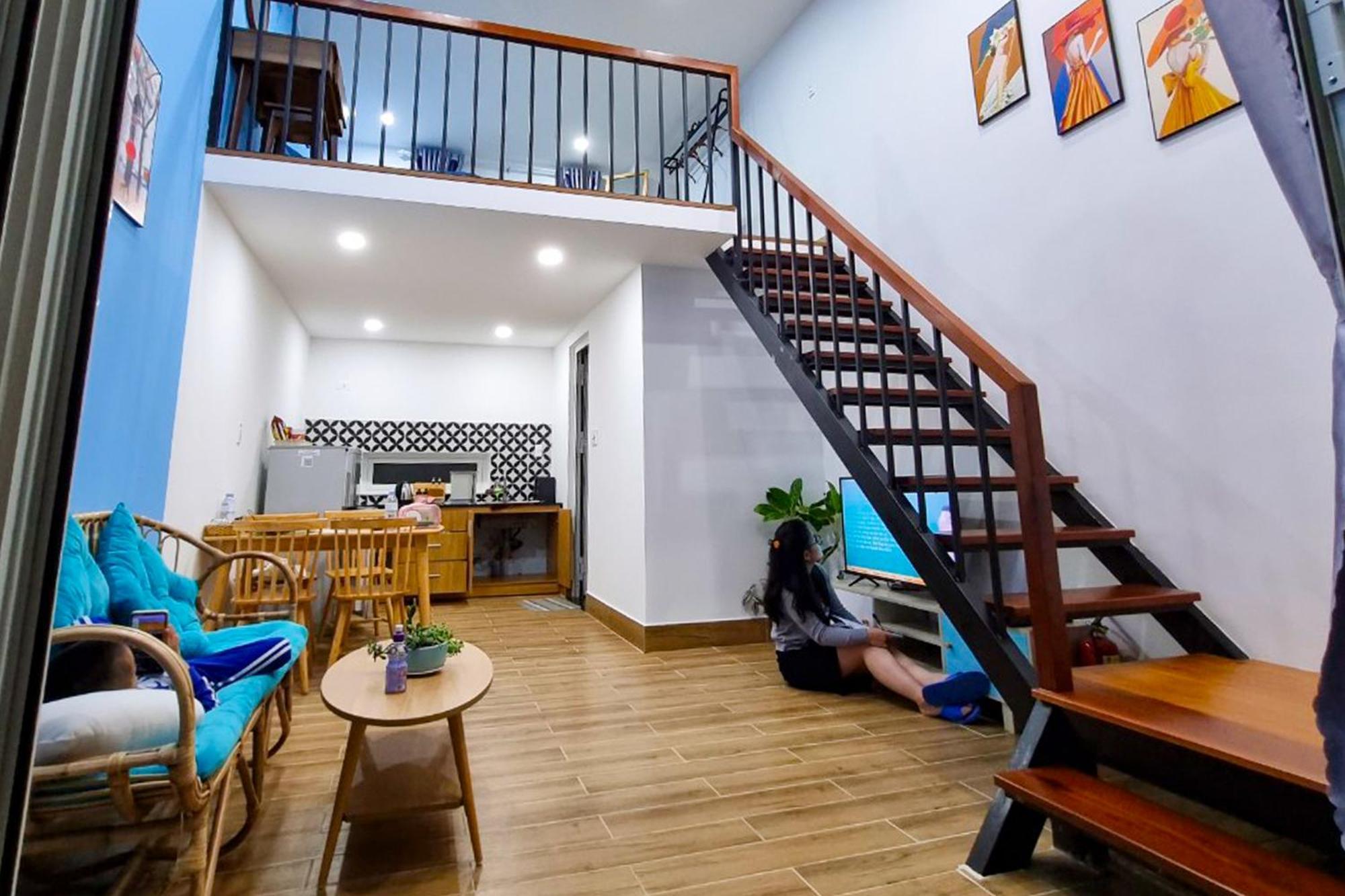 Apartment Ho - Chubby House