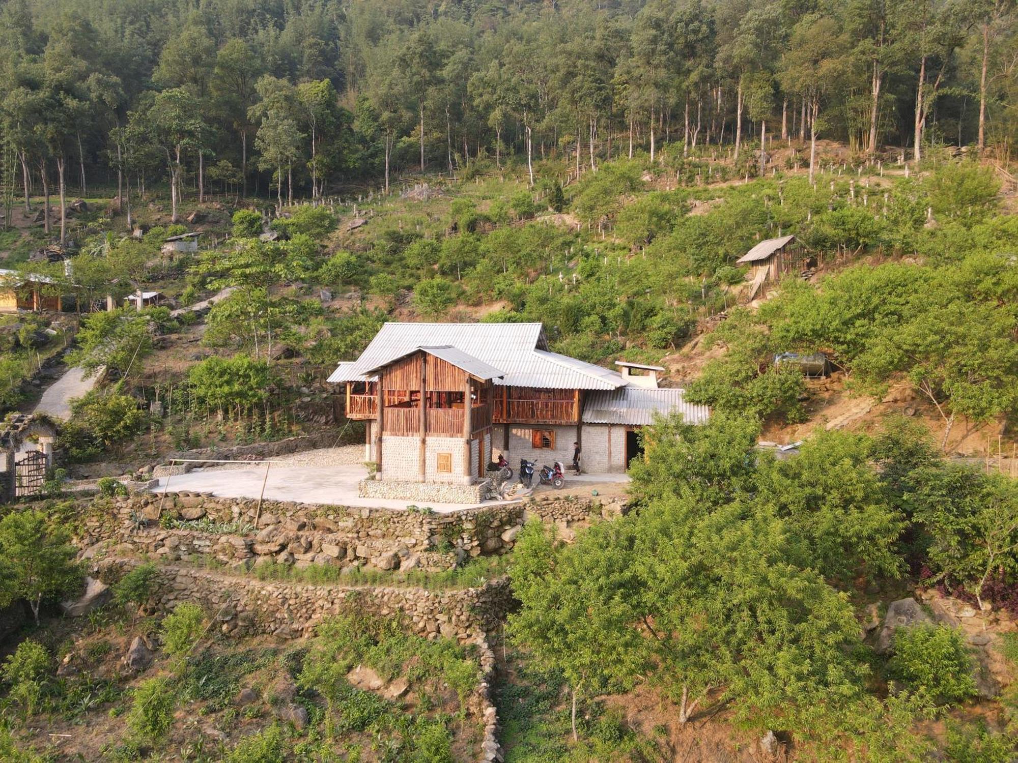 Muong Hoa Peaceful & *