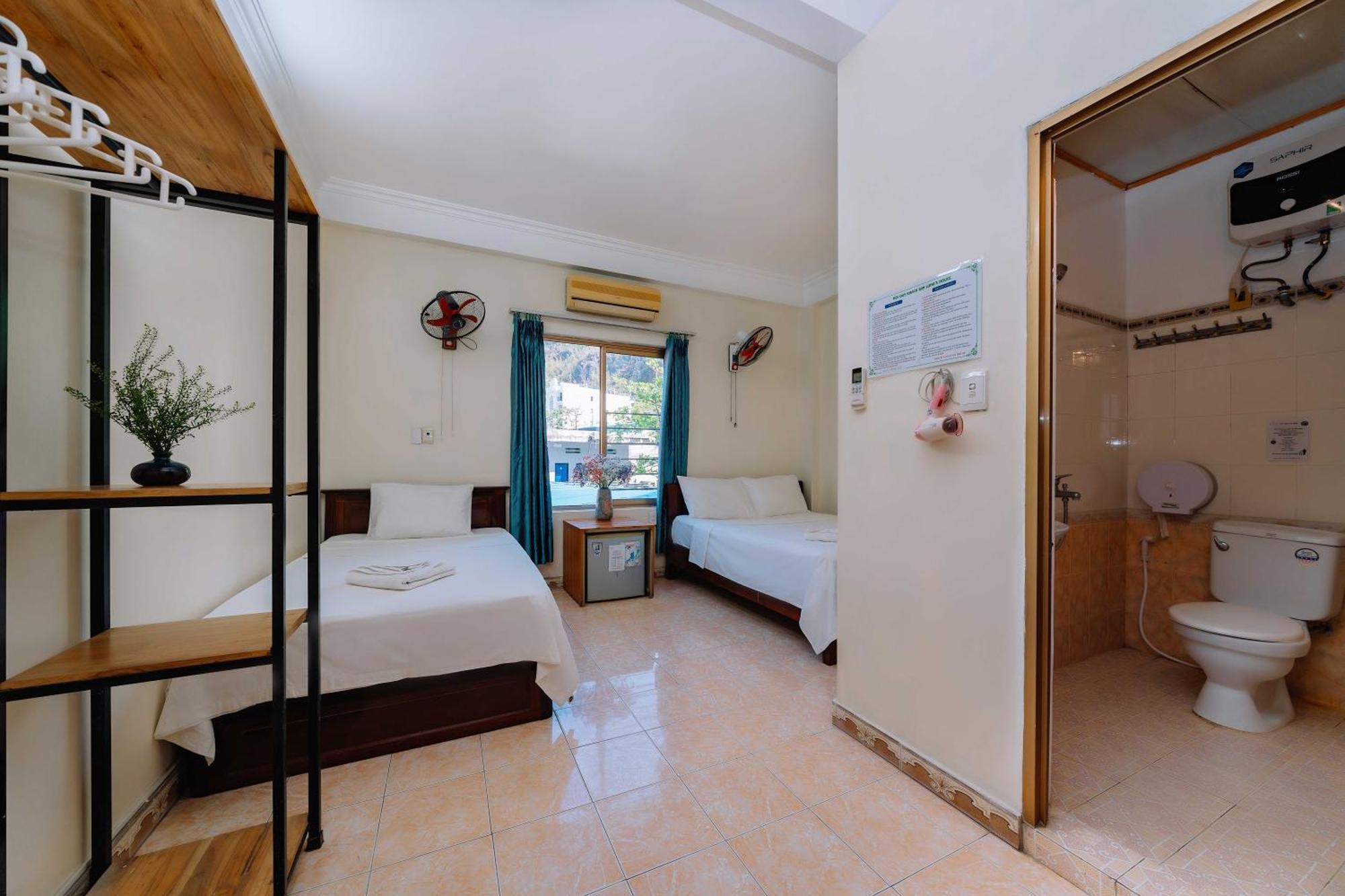 Luna's House Hostel *