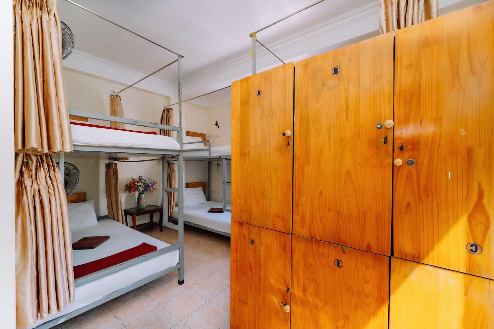 Hostel Luna's House *