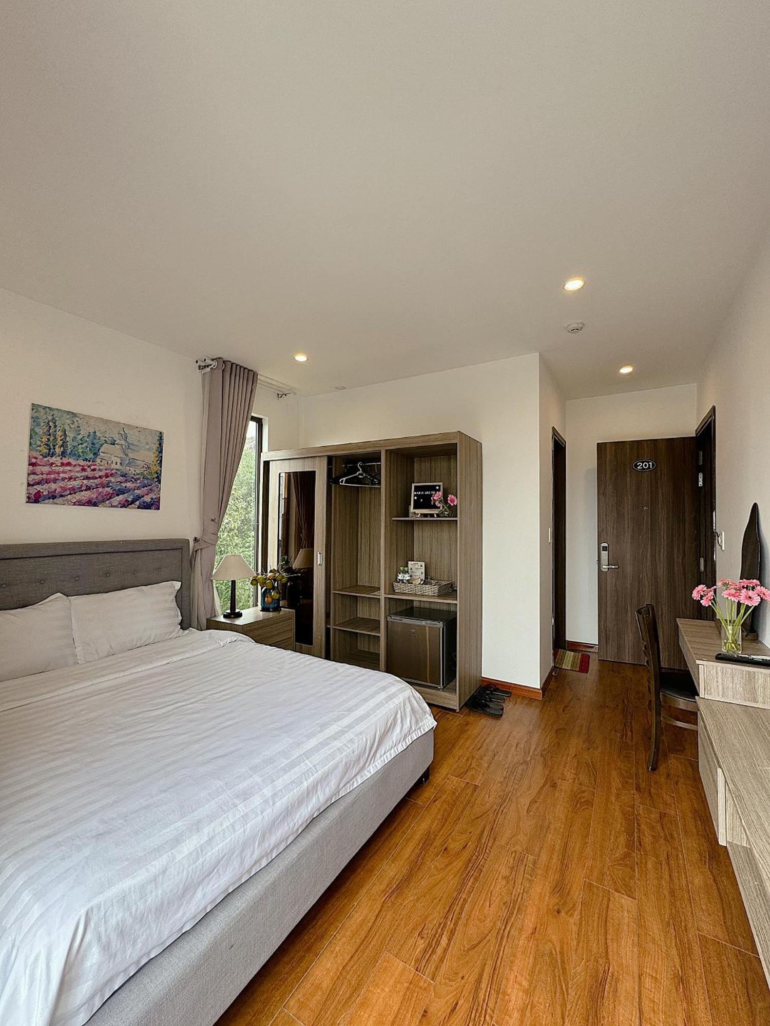 Hotel Amia 3*