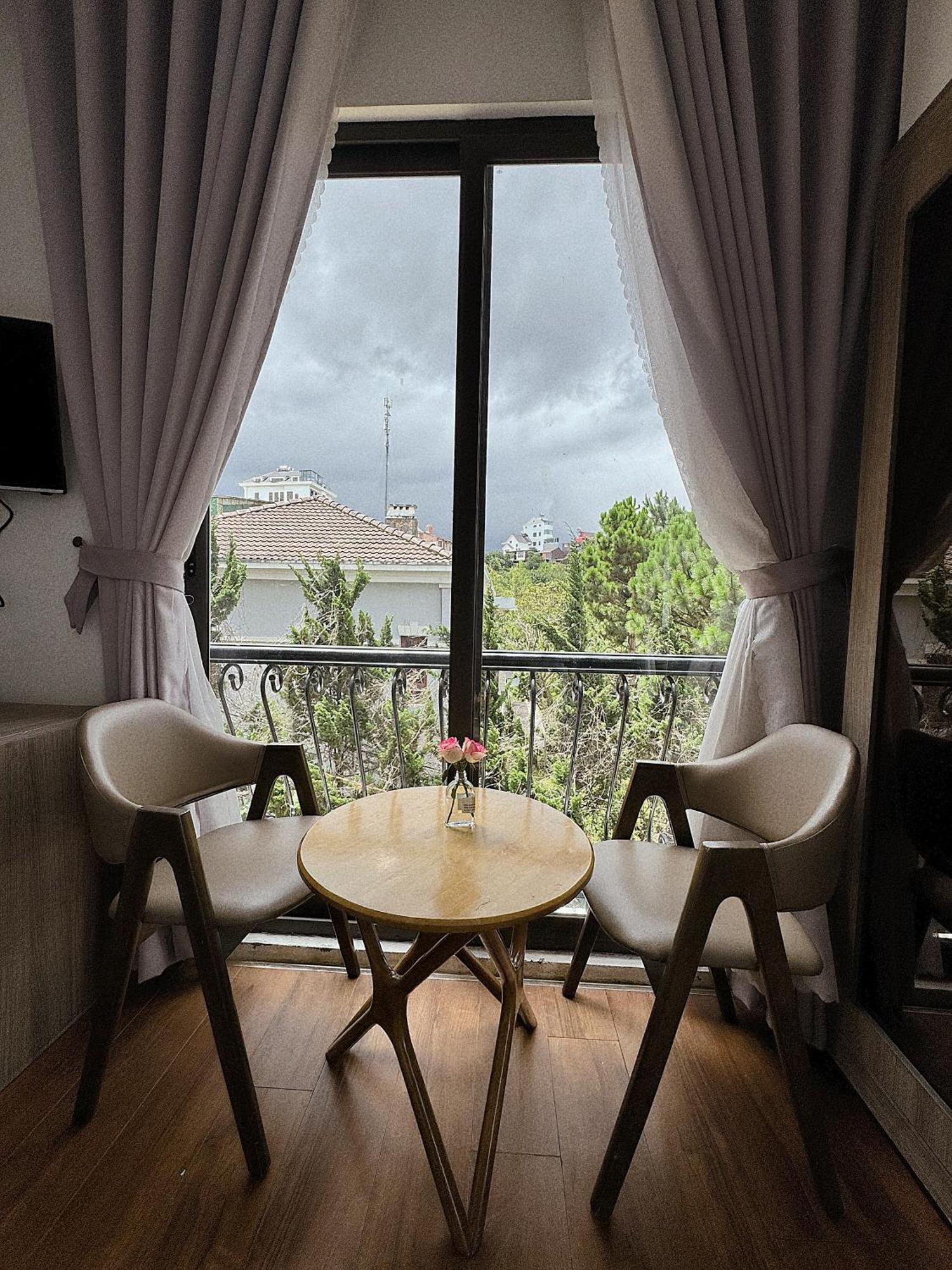Amia Hotel 3*