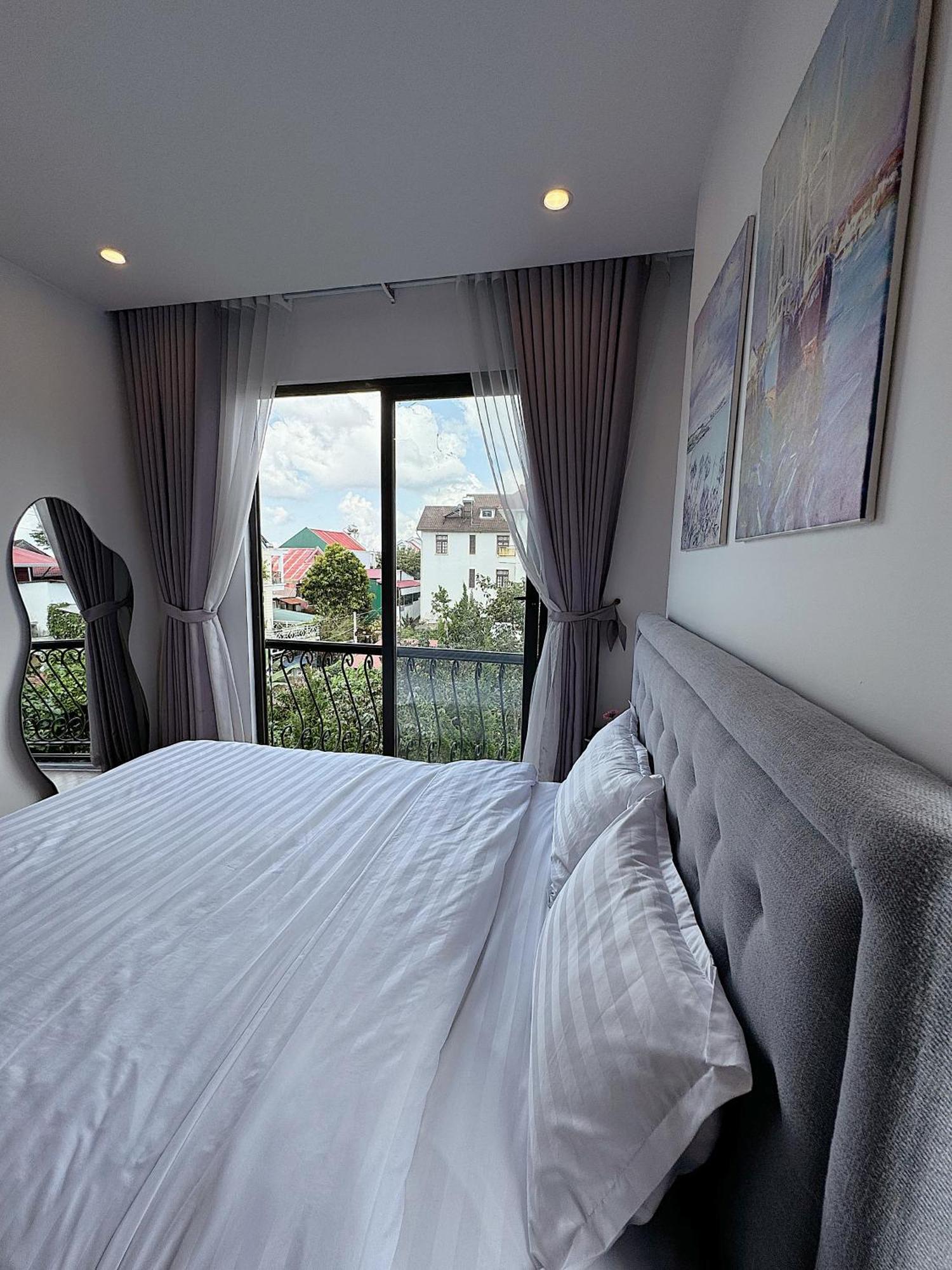 Amia Hotel 3*