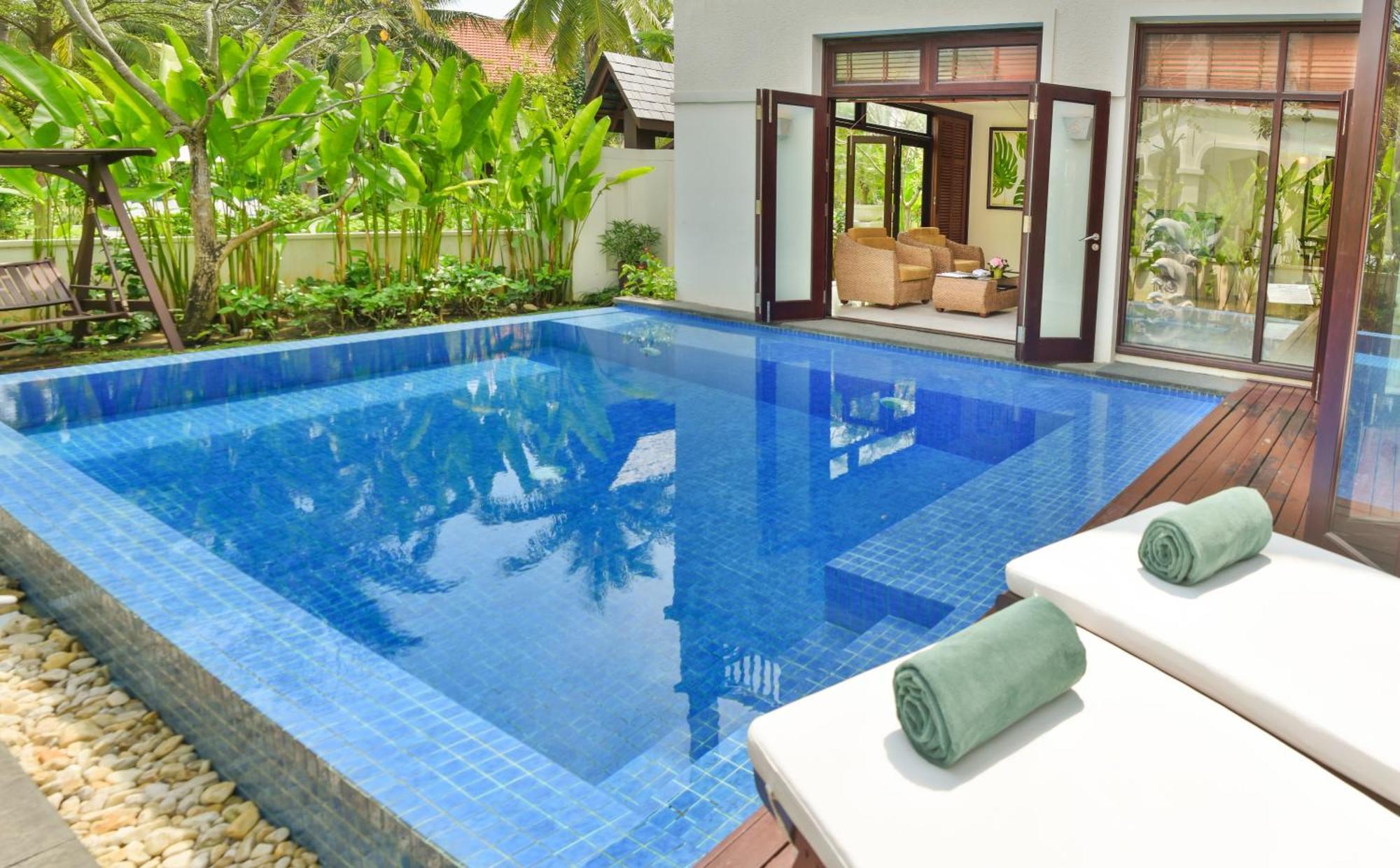 Pool & My Khe Resort Da Nang