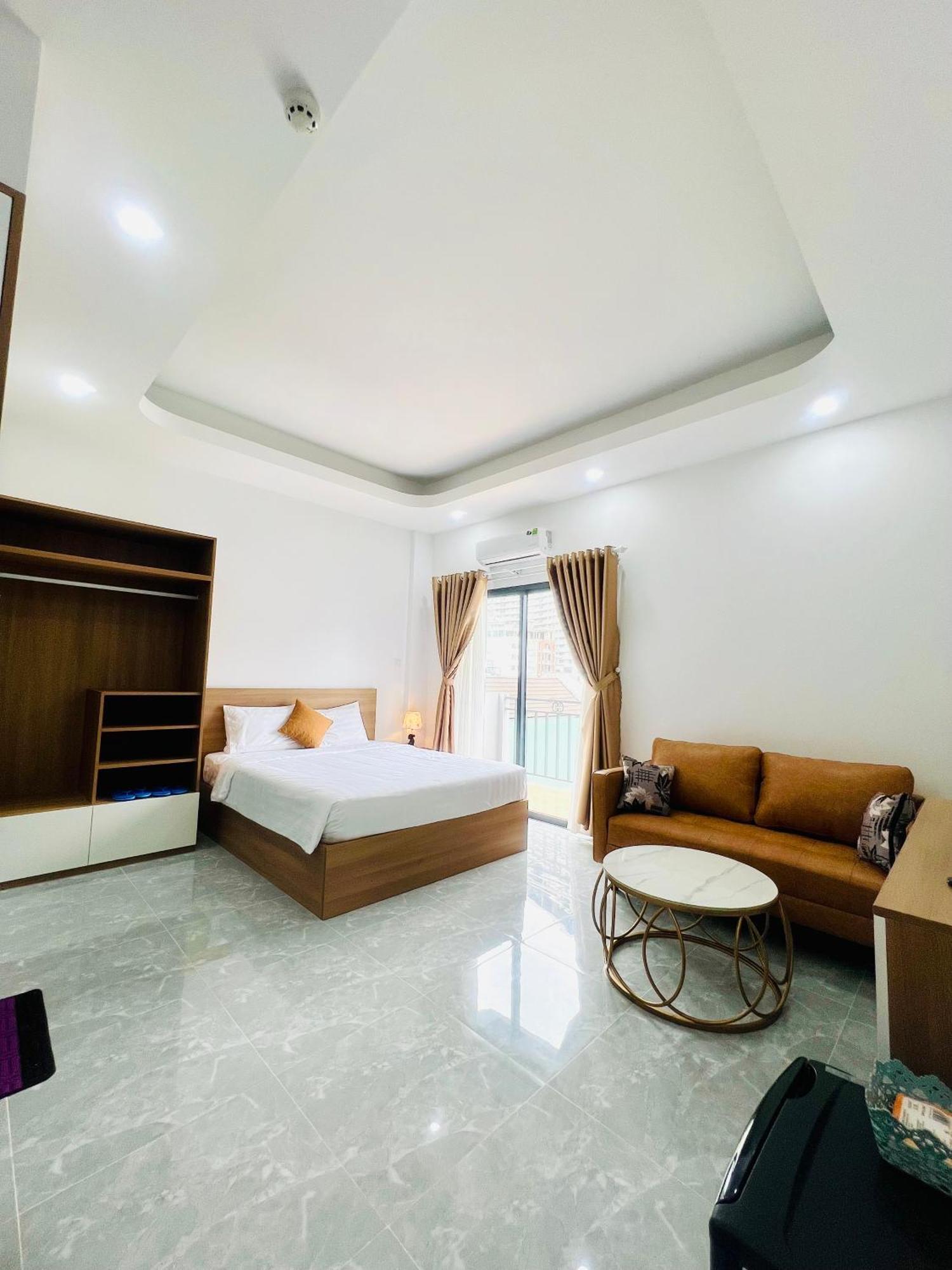 Sea Flower Hotel