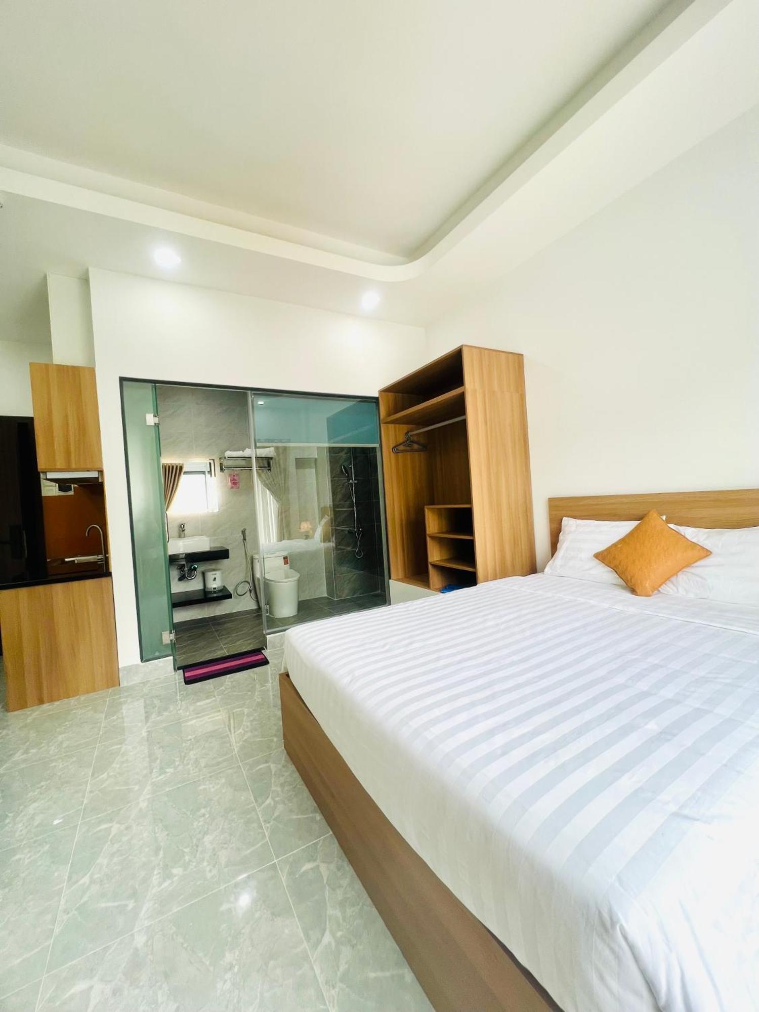 Sea Flower Hotel *