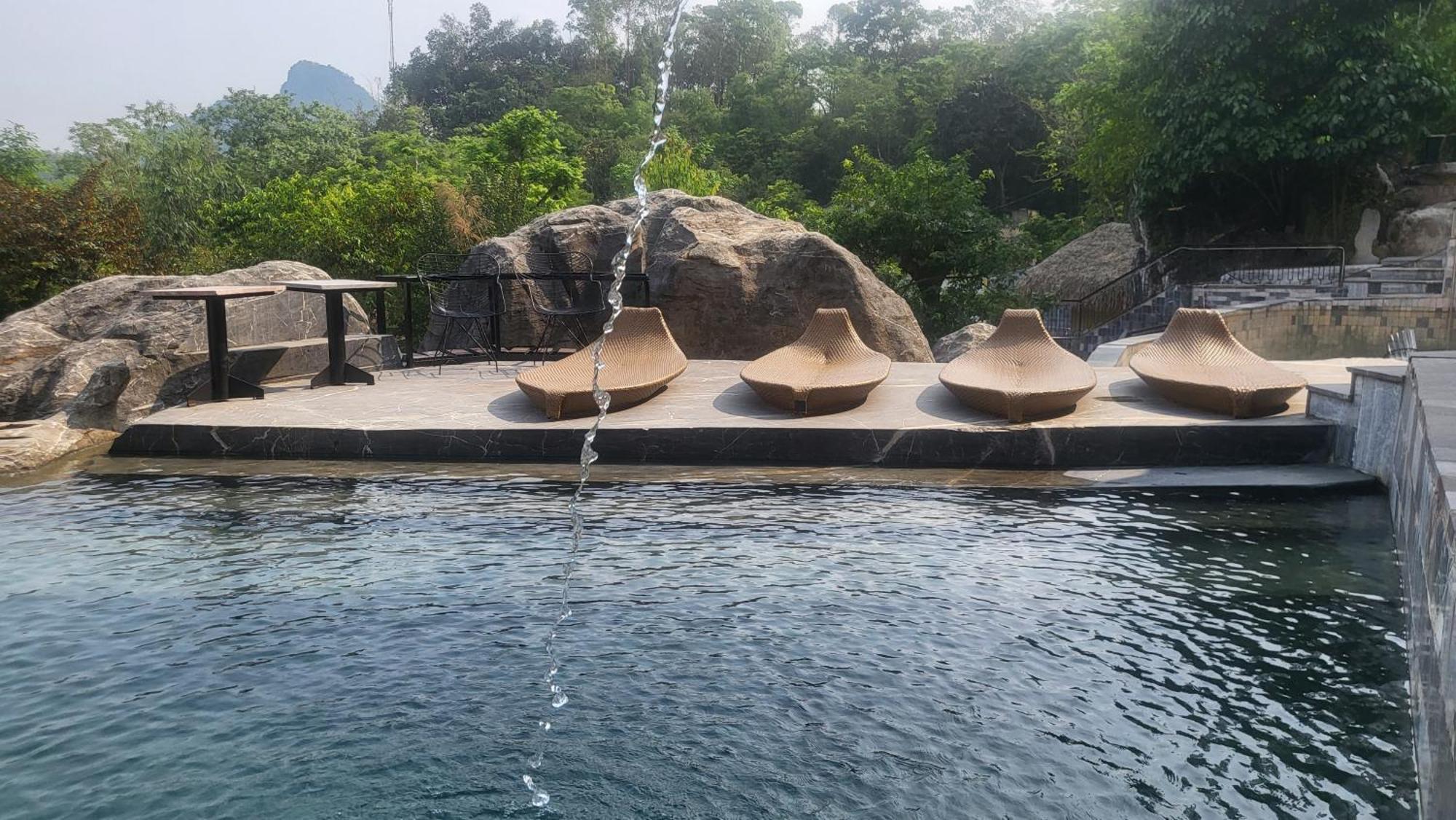 Lotus Premium - Group Tours * Ha Giang
